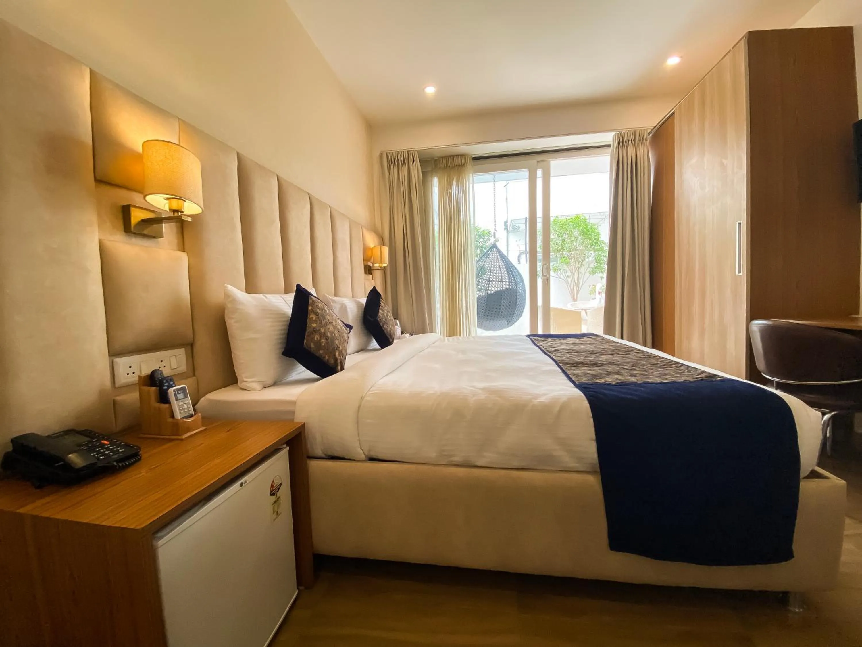 Bed in Sky Suites Huda City Center