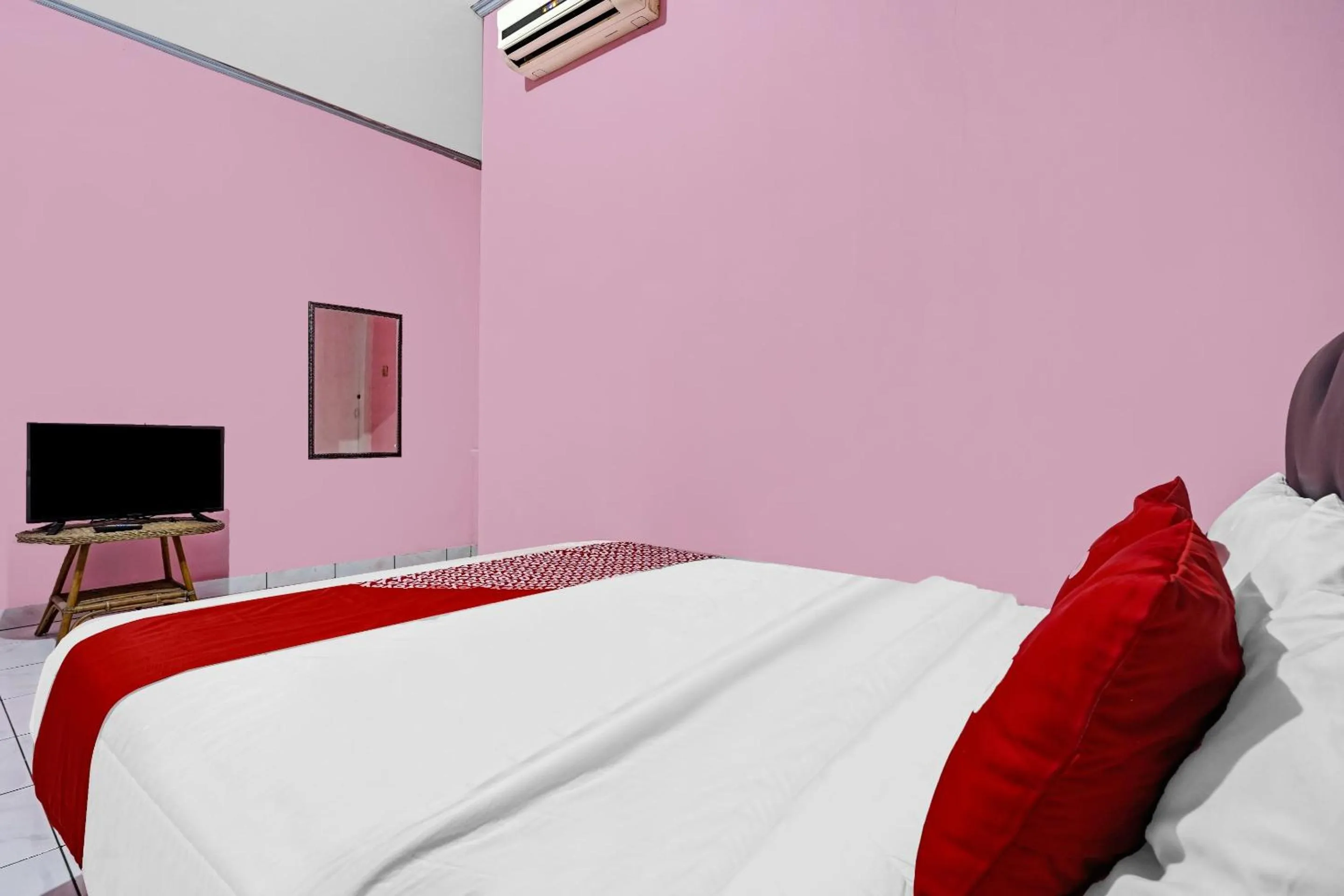 Bedroom in OYO 90289 Lestari Syariah Homestay