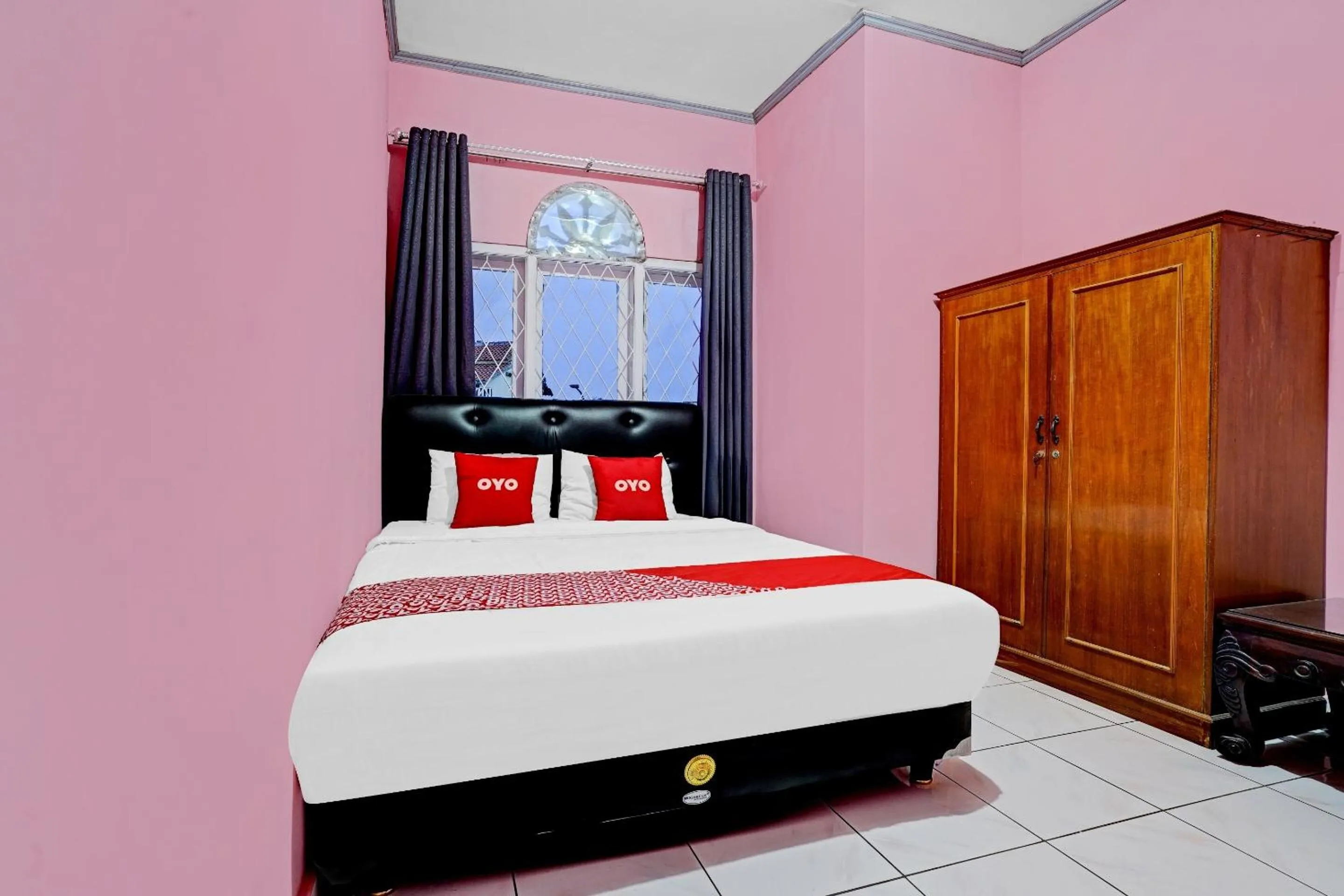 Bedroom in OYO 90289 Lestari Syariah Homestay