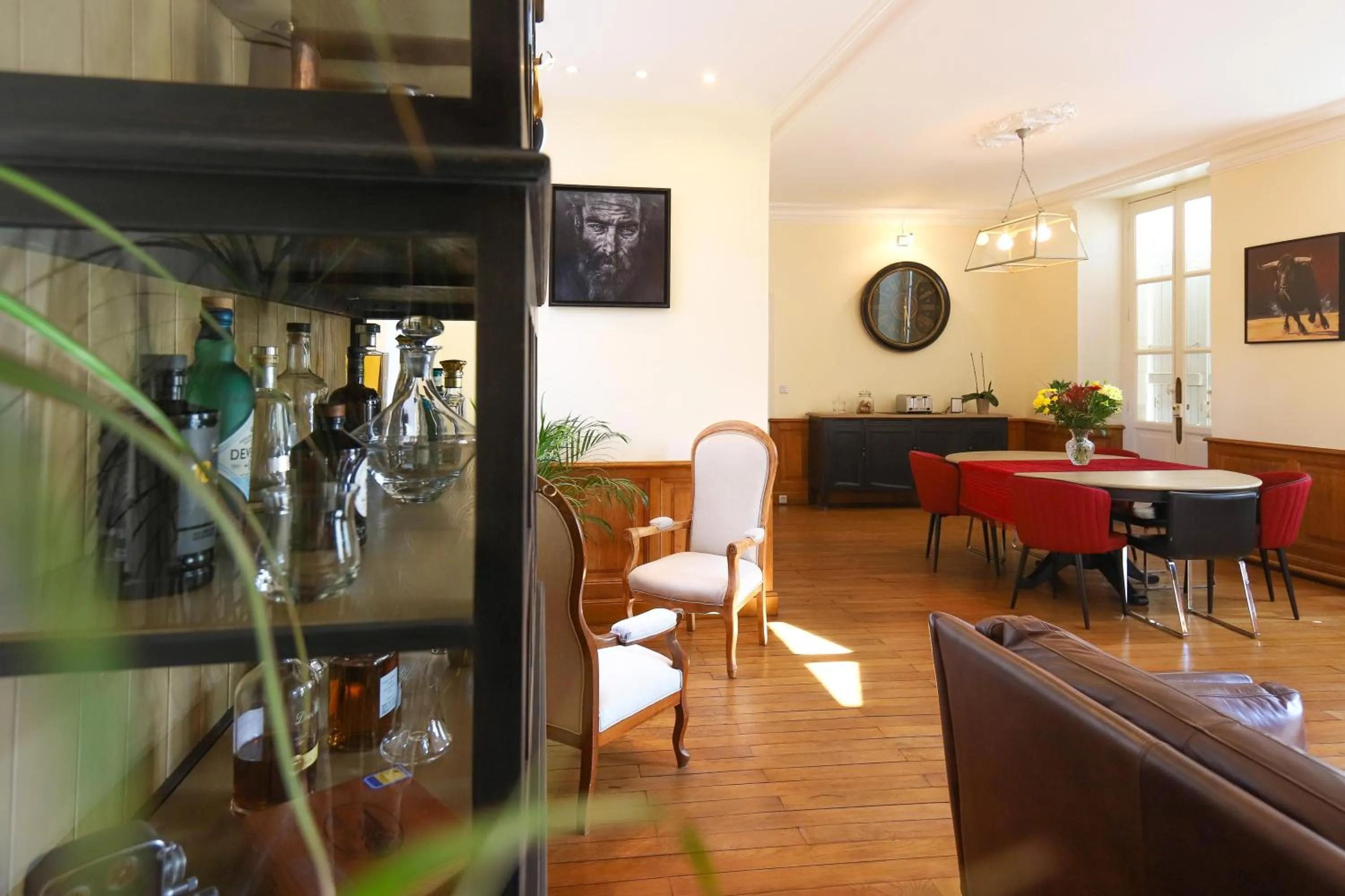 Area and facilities in DEMEURE DES CORDELIERS avec parking privé