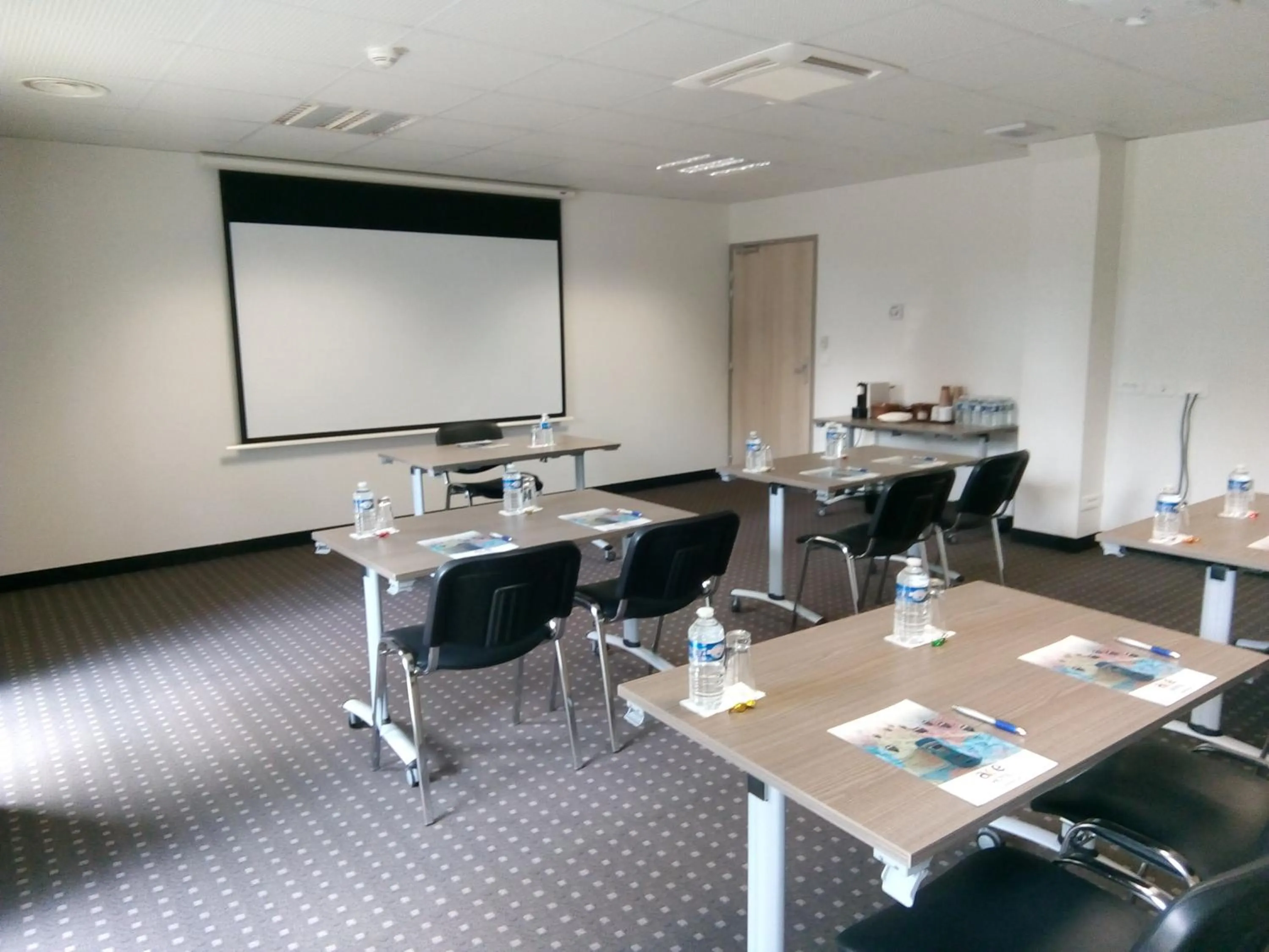Meeting/conference room in ACE Hôtel Rouen Parc des Expositions