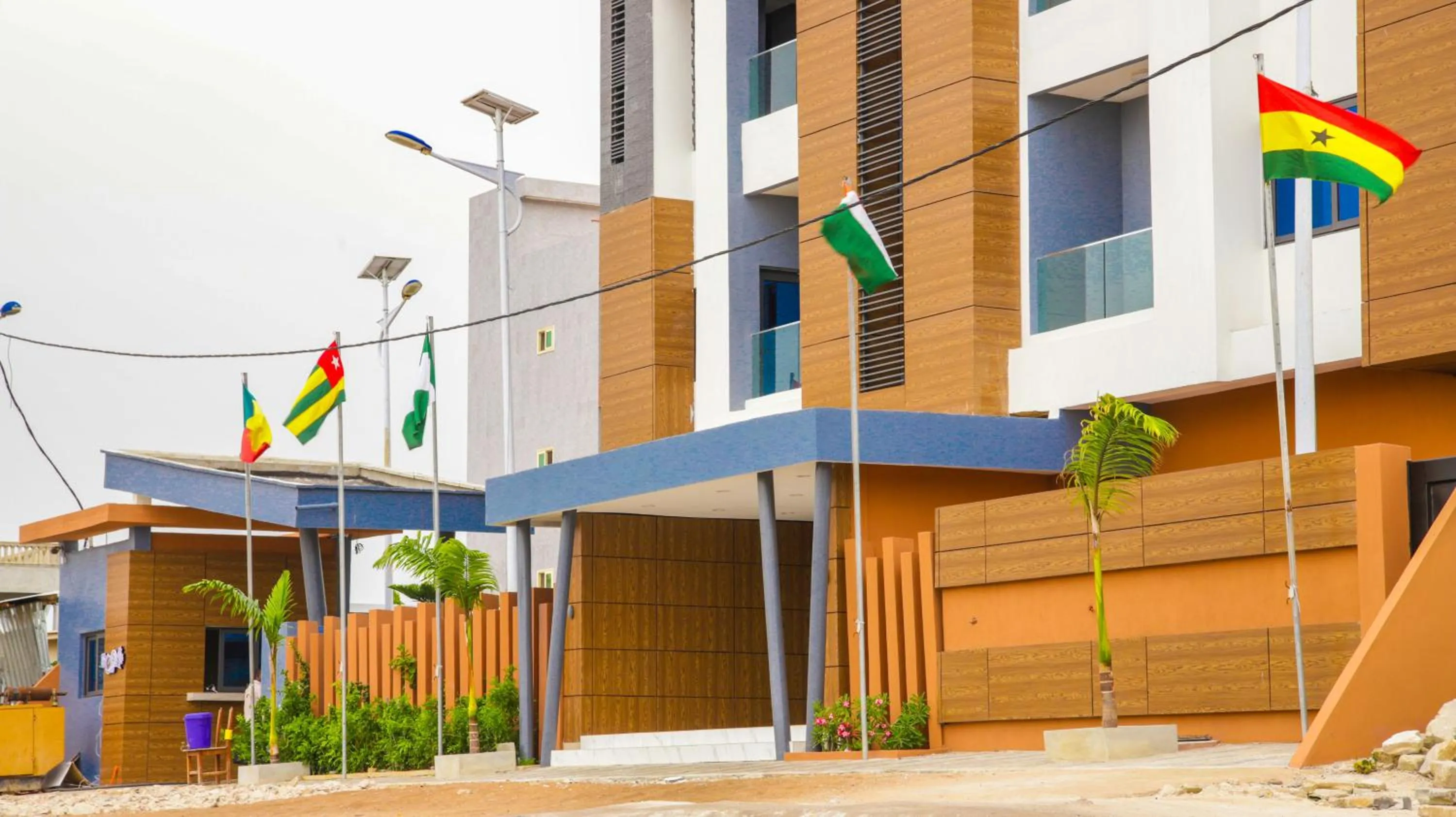 Property building in Hotel La Casa Cielo