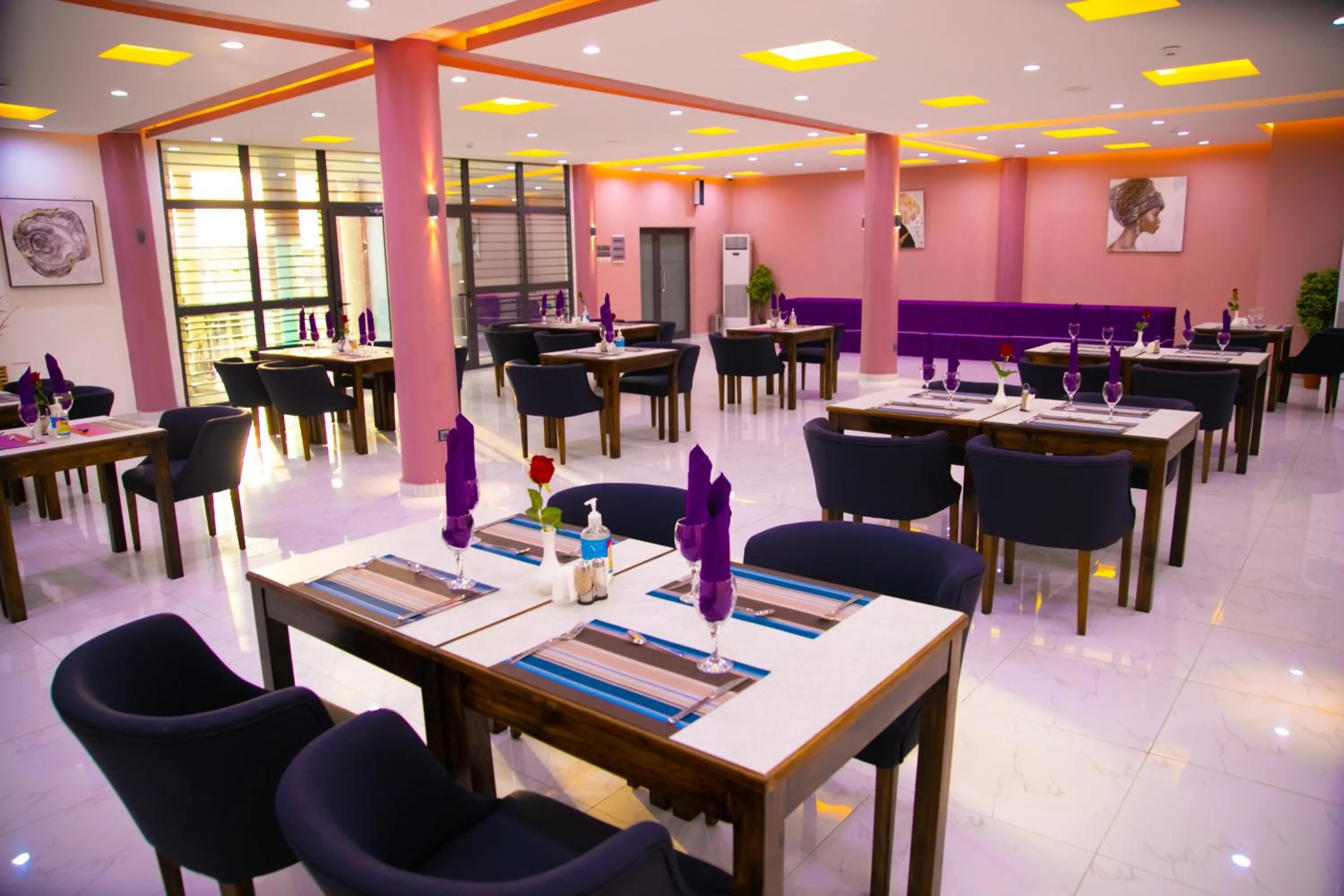 Restaurant/places to eat in Hotel La Casa Cielo