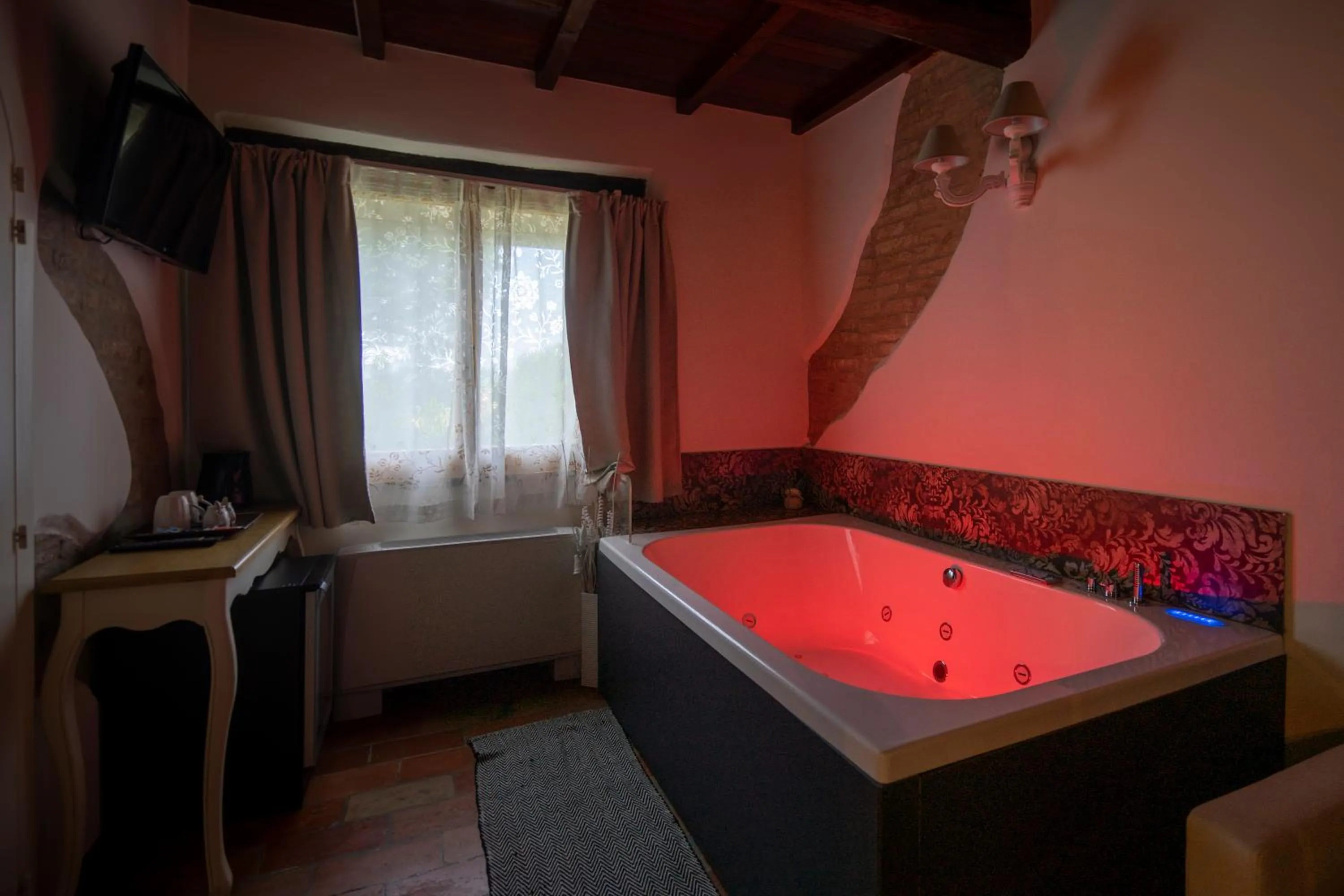 Hot Tub in Villa Ca' Viola Rimini