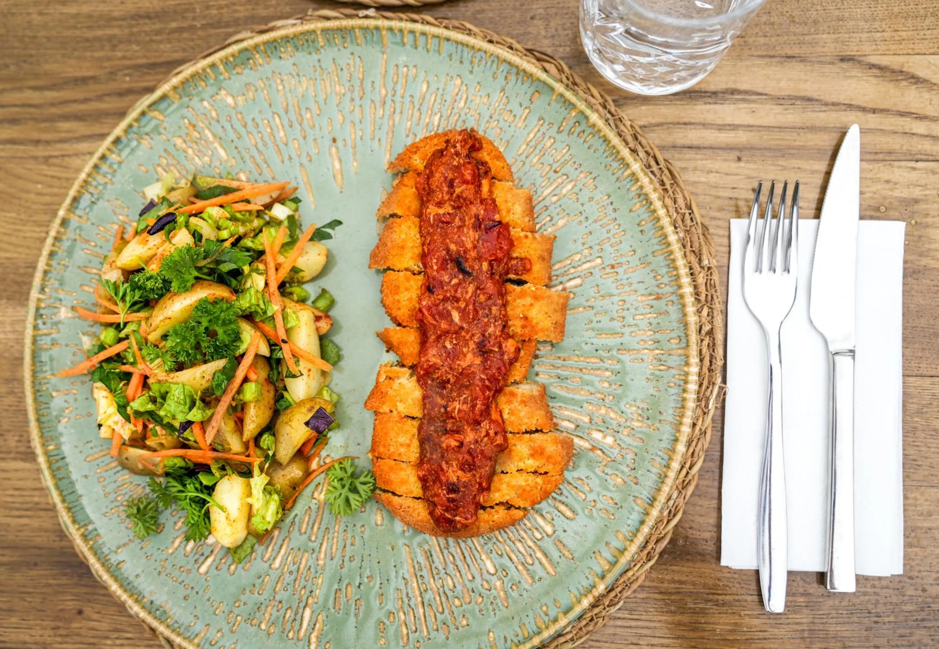 Restaurant/places to eat in Gümüş Yazar Hotel