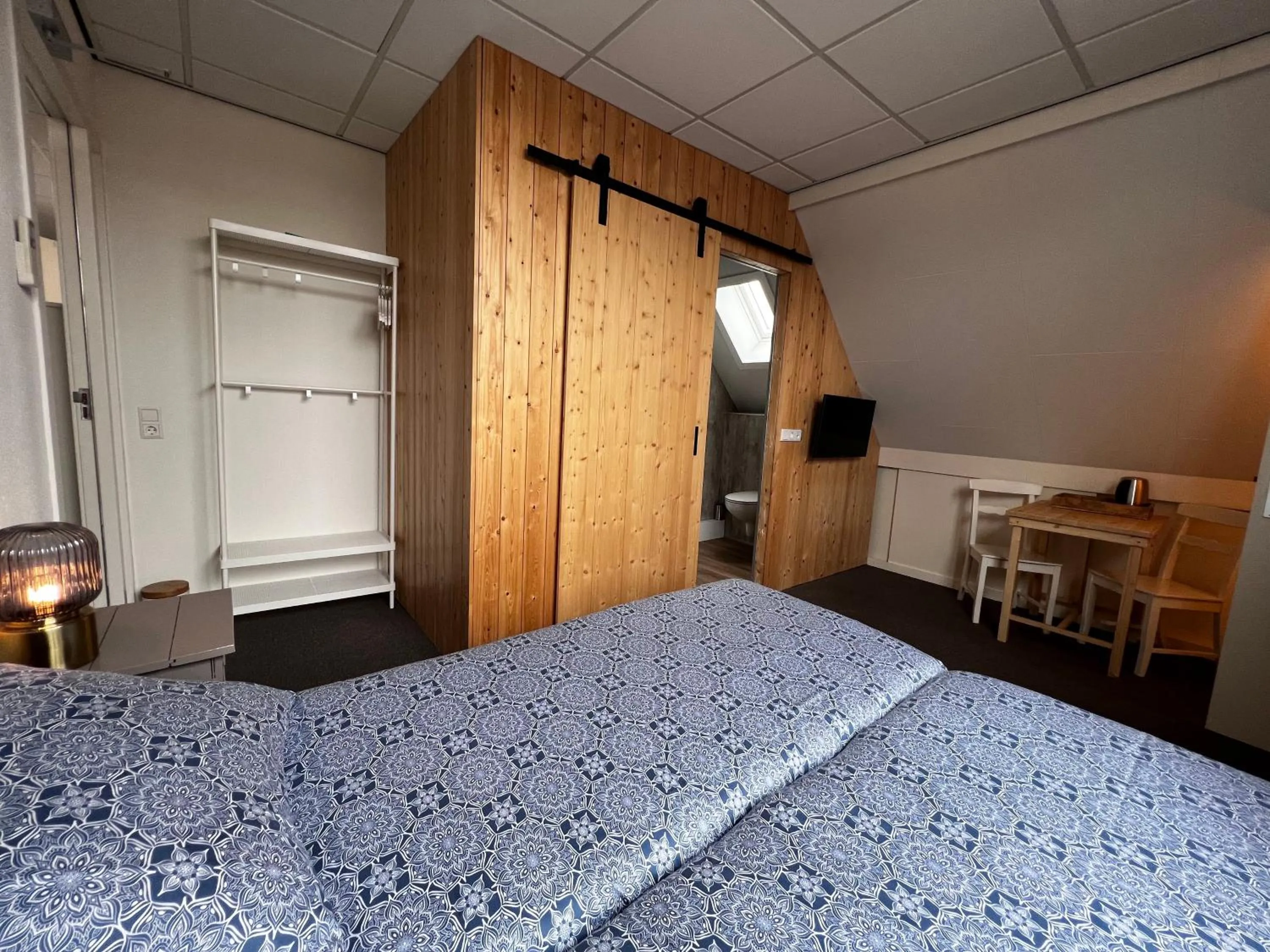 Bathroom, Bed in B&B Hartje Spakenburg