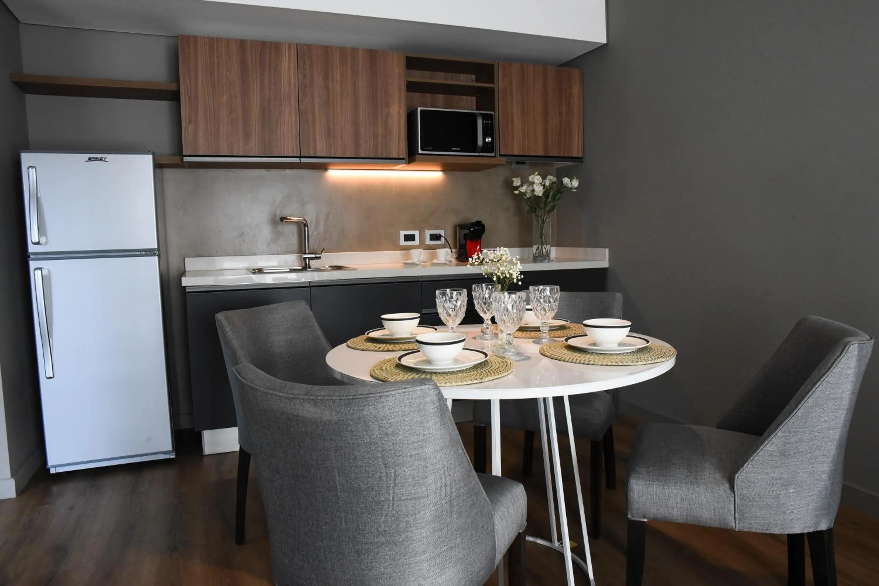Dining area in Hotel Soho Suites