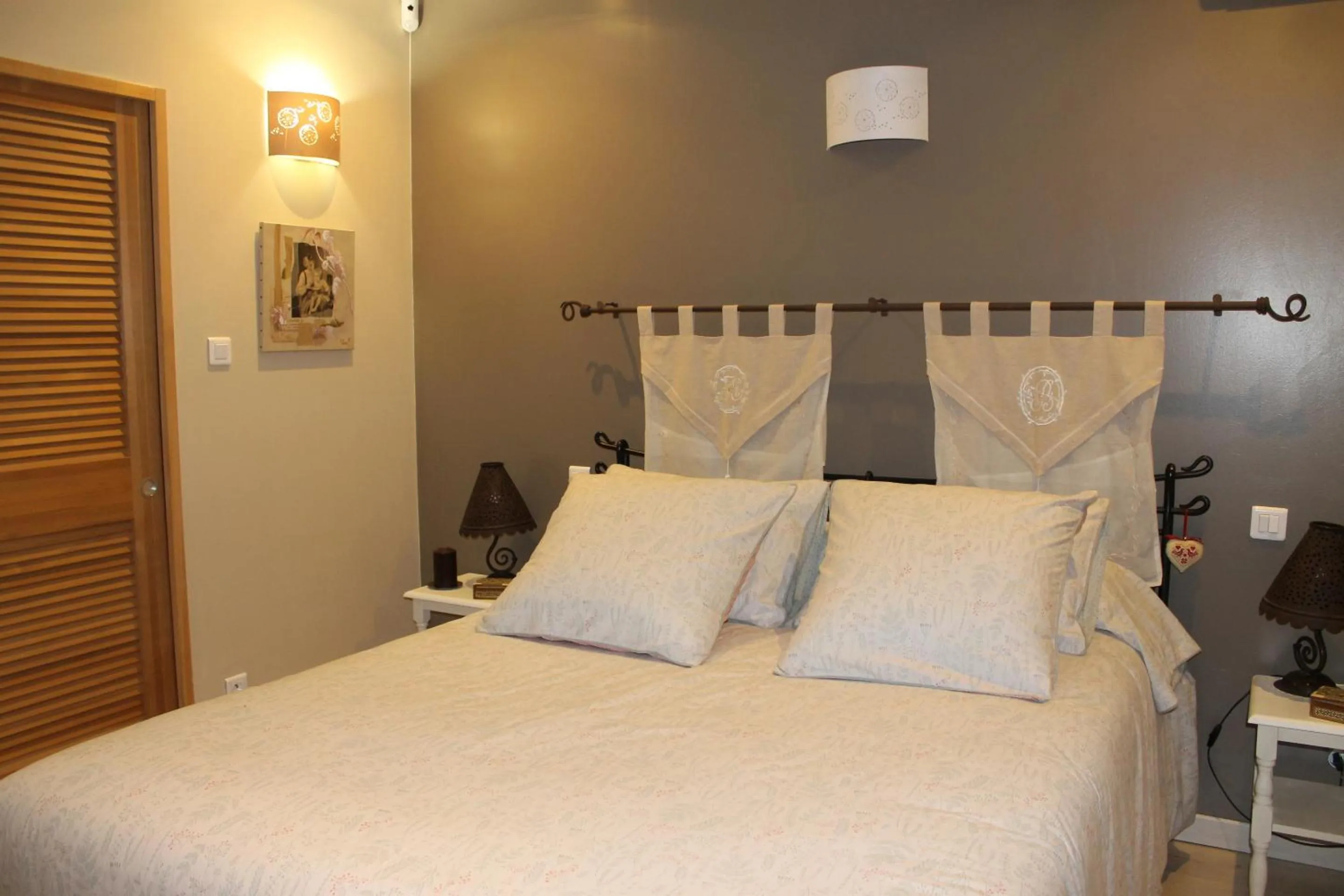 Other, Bed in Lou Bastido