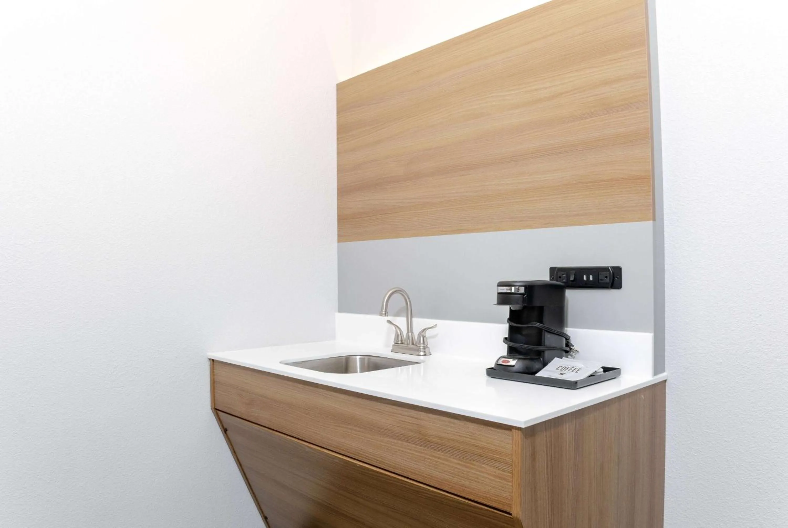 Photo of the whole room in Microtel Inn & Suites Springville