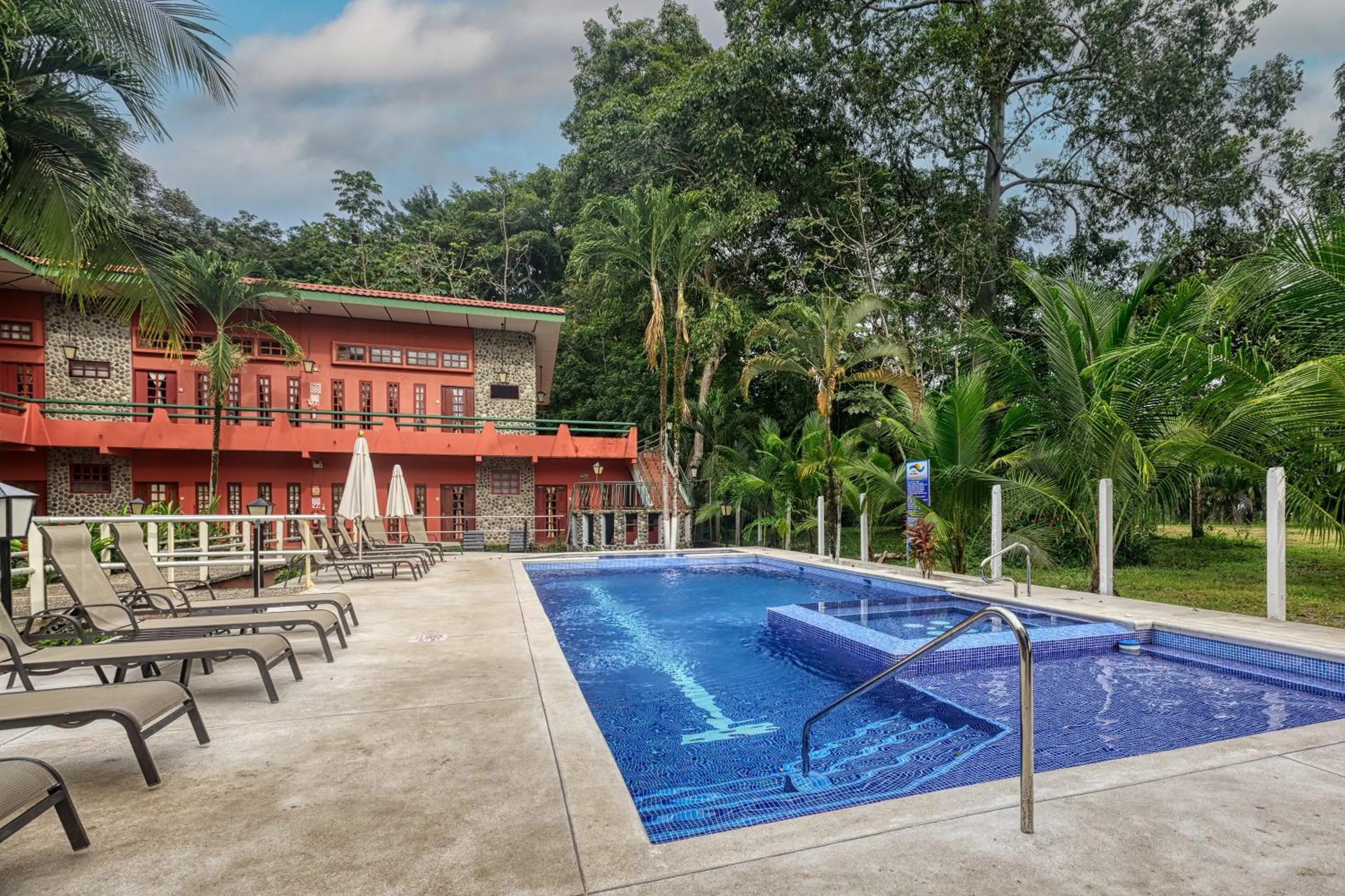 Property building in Hotel Playa Bejuco