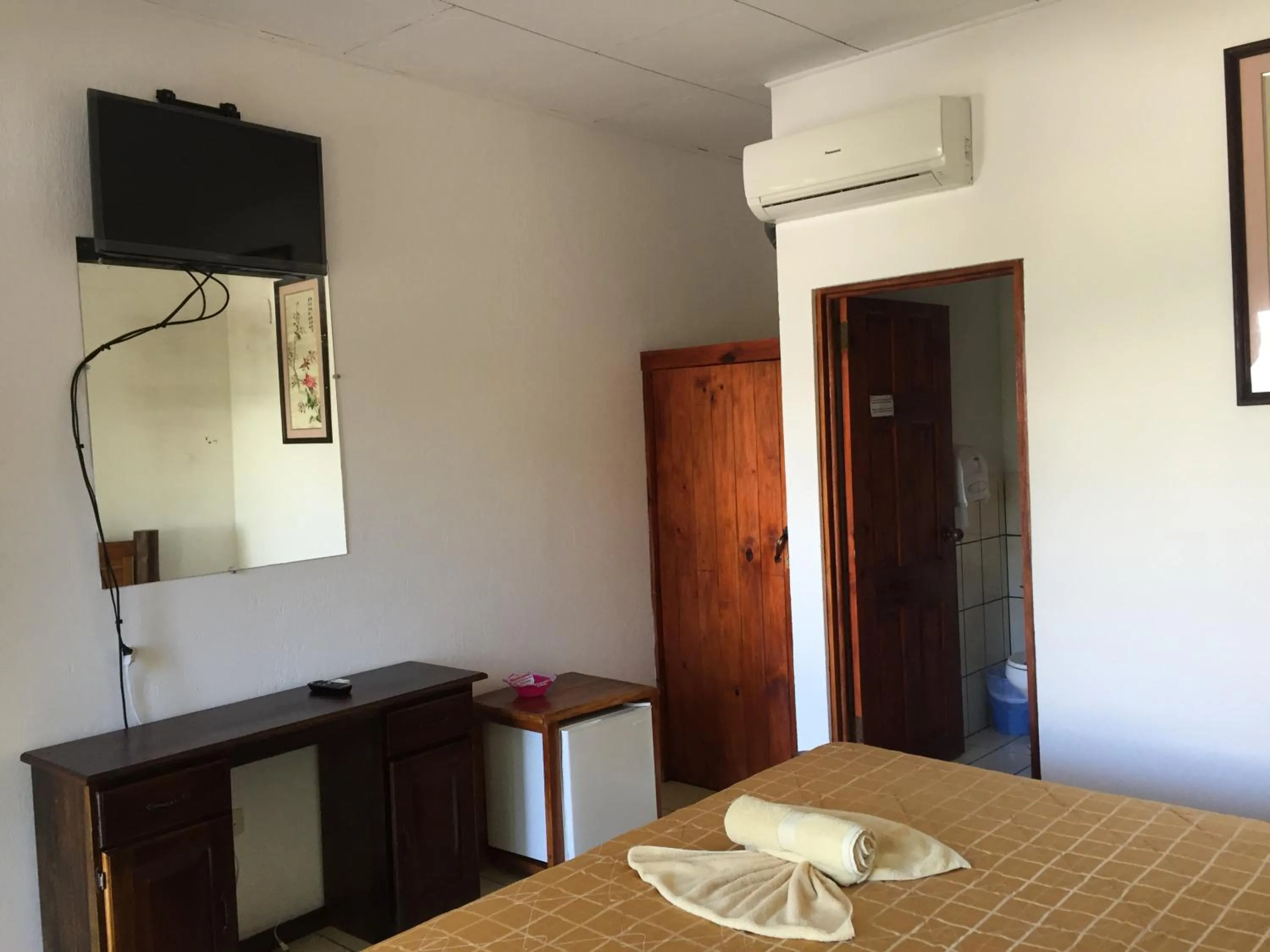 Photo of the whole room, Bed in Hotel Coco Beach