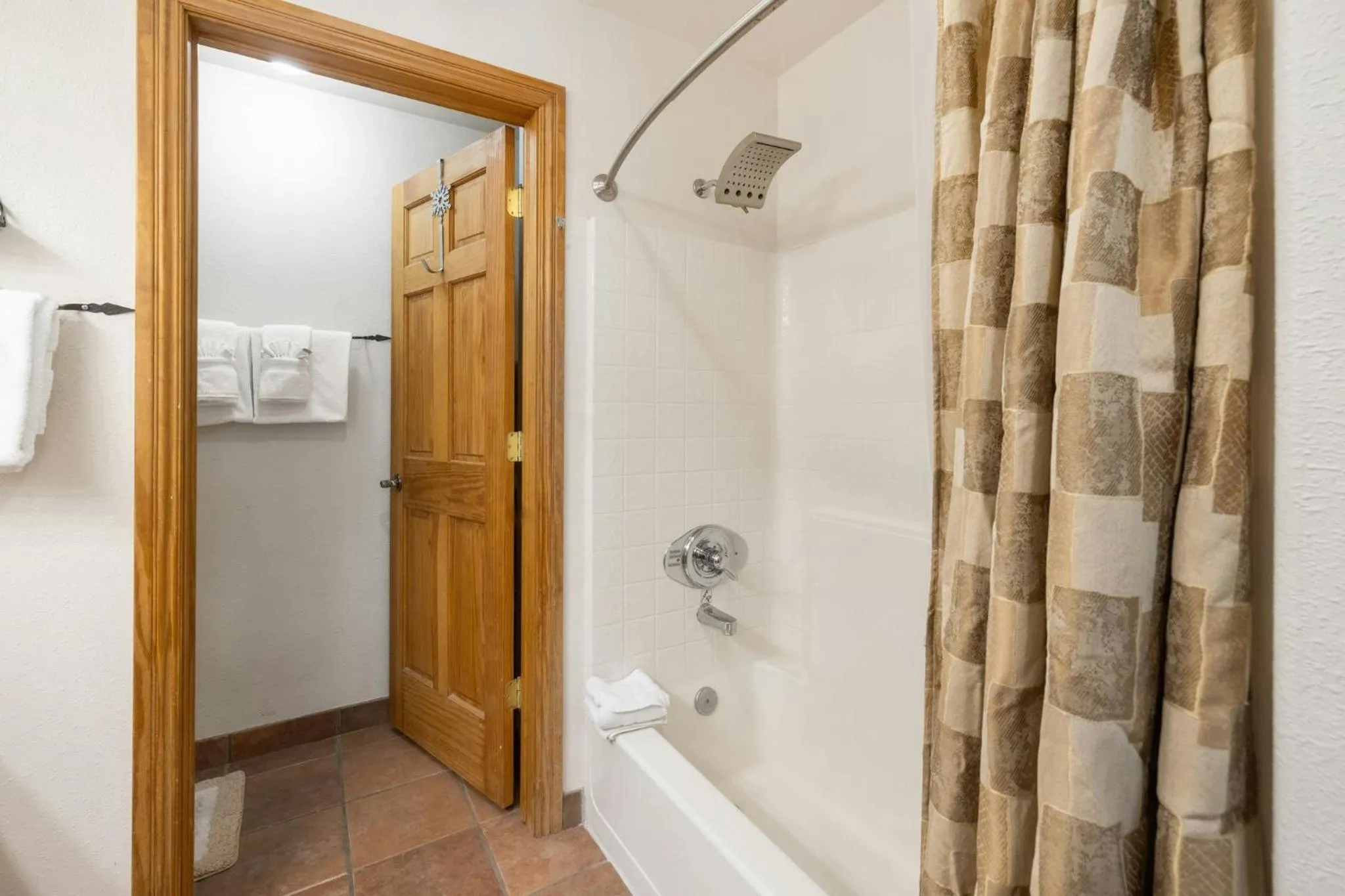 Bathroom in Gateway Mountain Lodge, A Vail Resorts Property