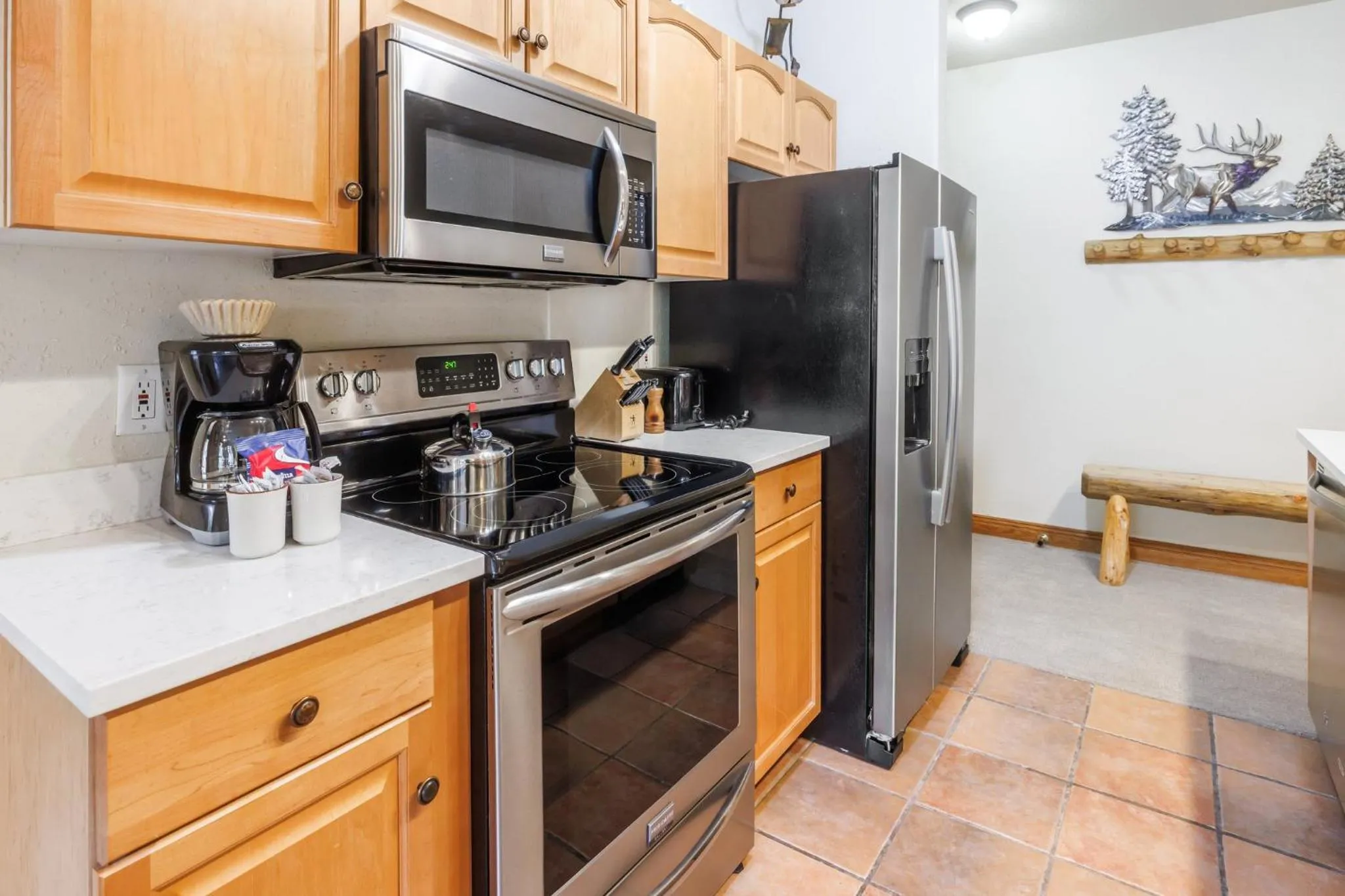 Communal kitchen in Gateway Mountain Lodge by Keystone Resort