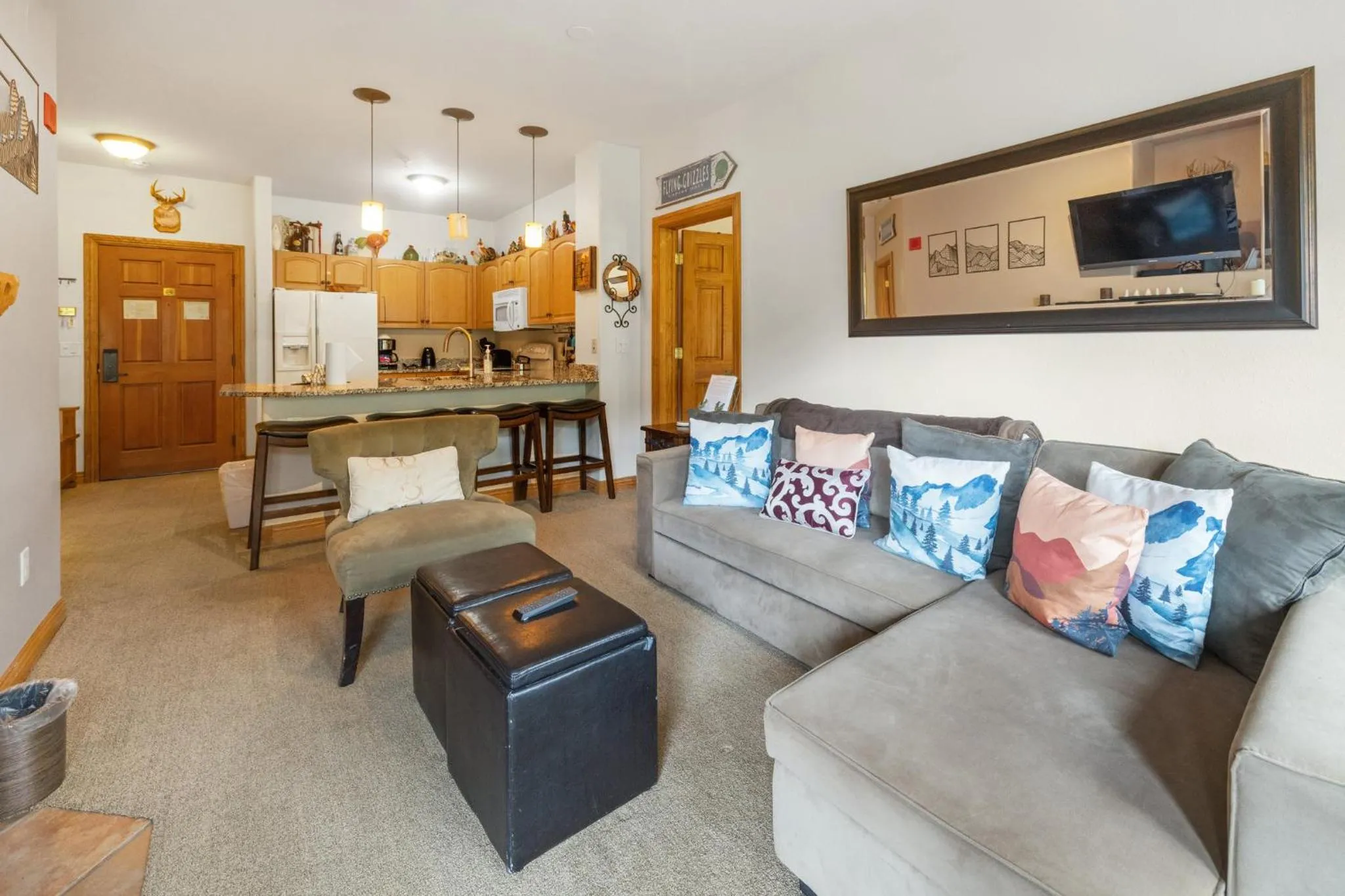 Living room in Gateway Mountain Lodge by Keystone Resort