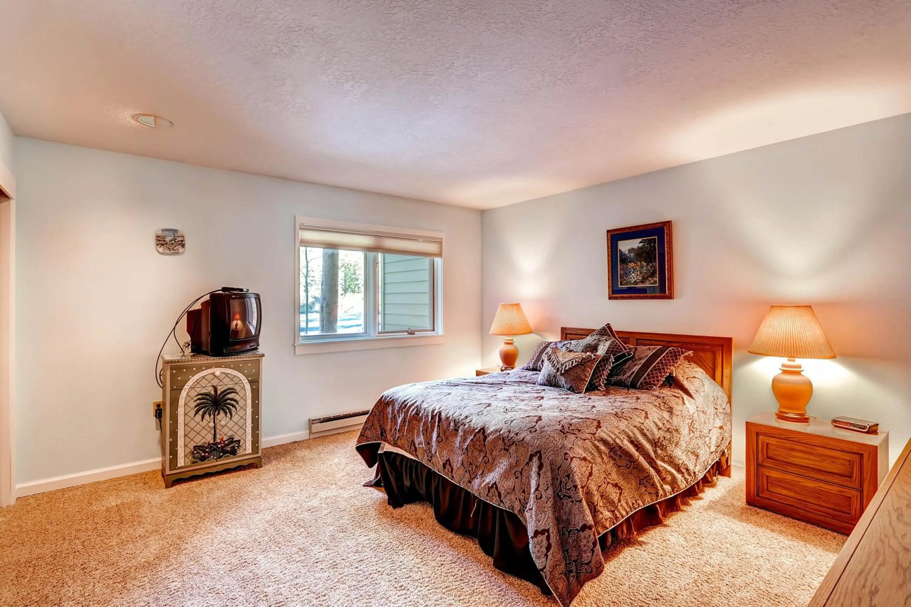 Photo of the whole room, Bed in Aspen Ridge Condominiums by Keystone Resort