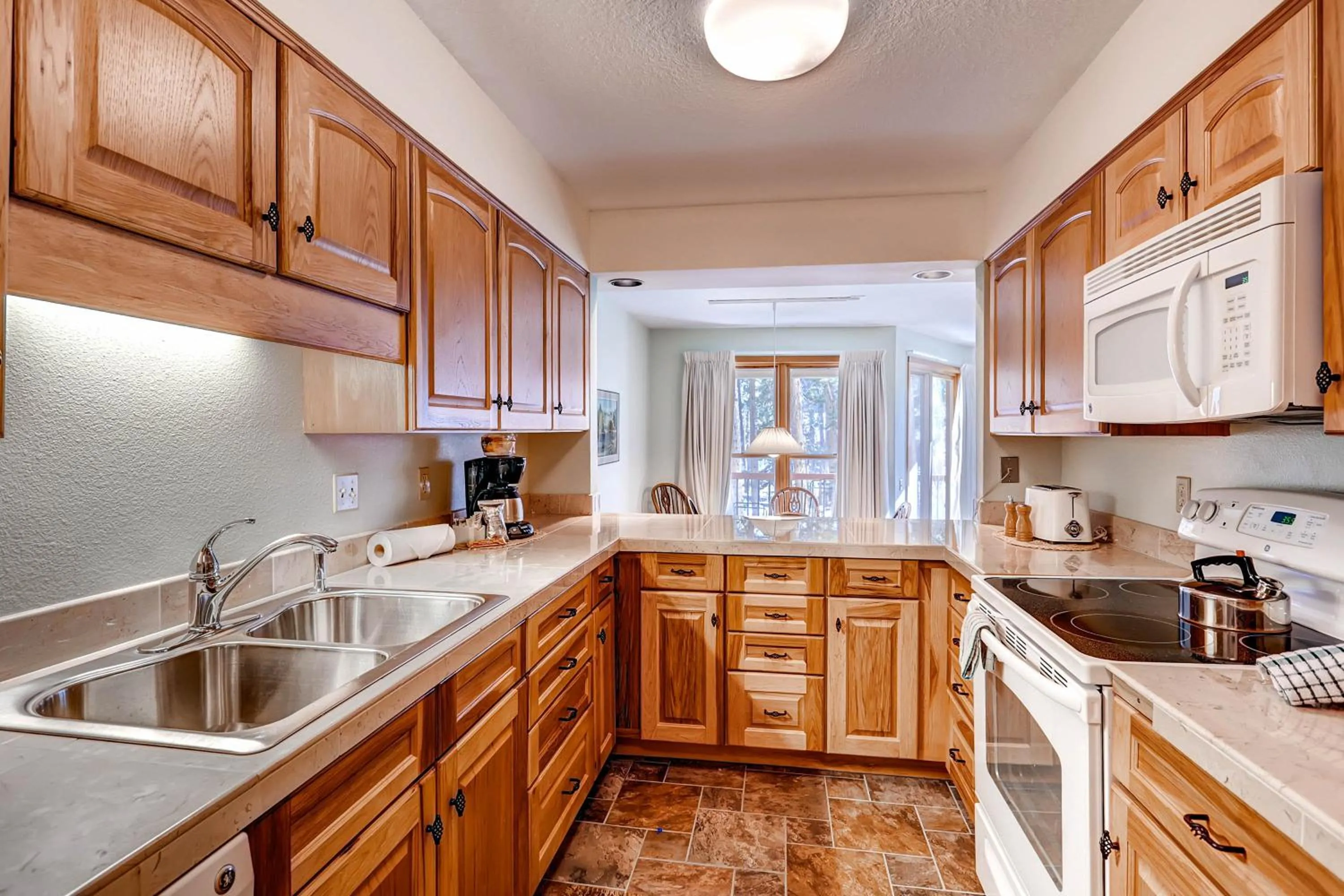 Kitchen or kitchenette in Aspen Ridge Condominiums by Keystone Resort