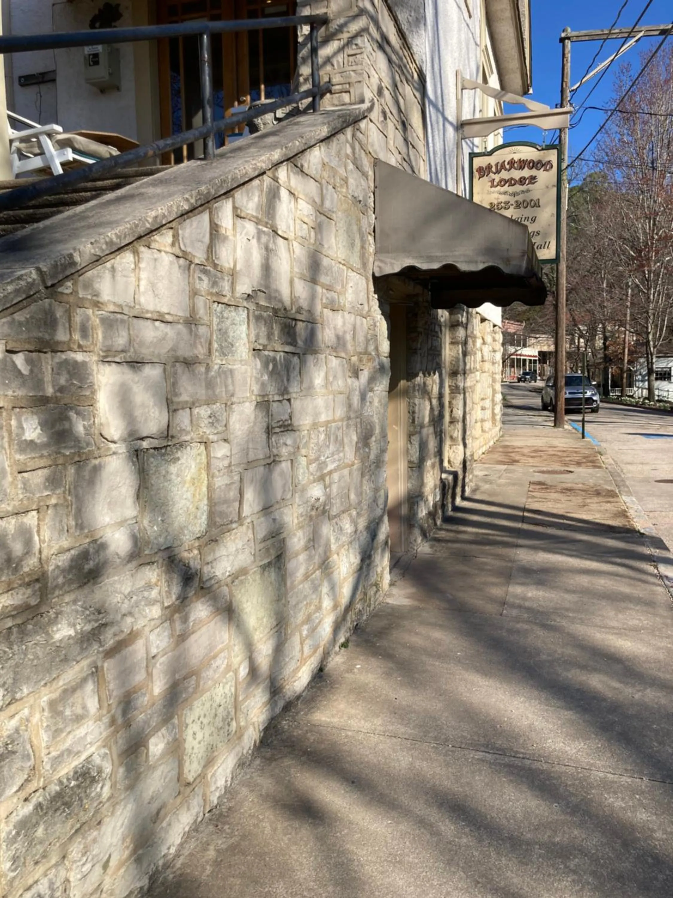 Facade/entrance in All Seasons Inn