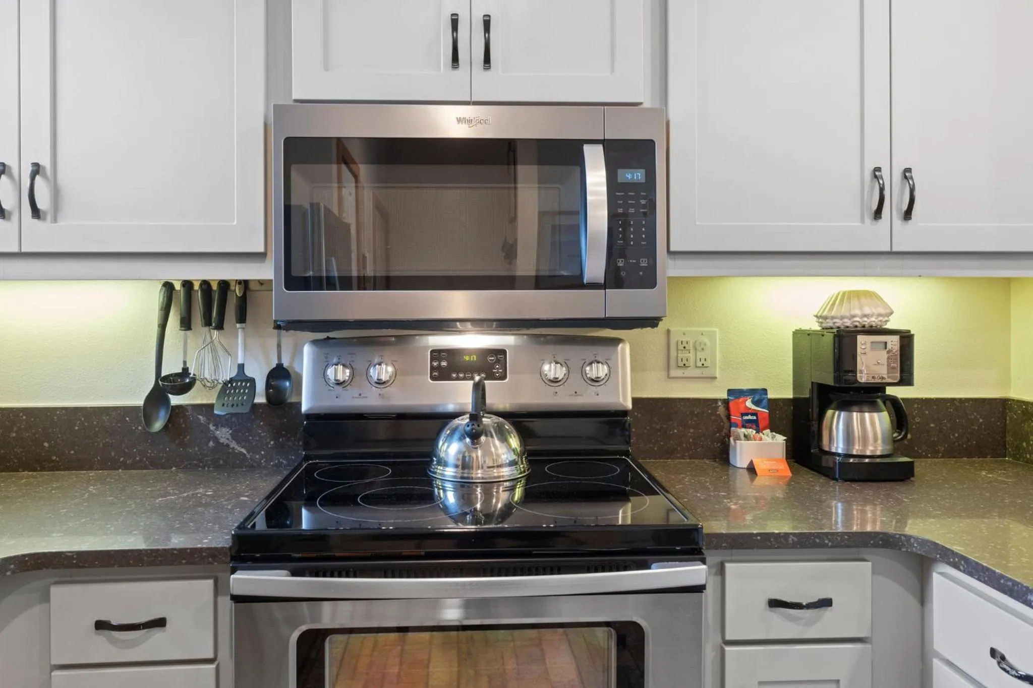 Communal kitchen in Lakeside Village by Keystone Resort