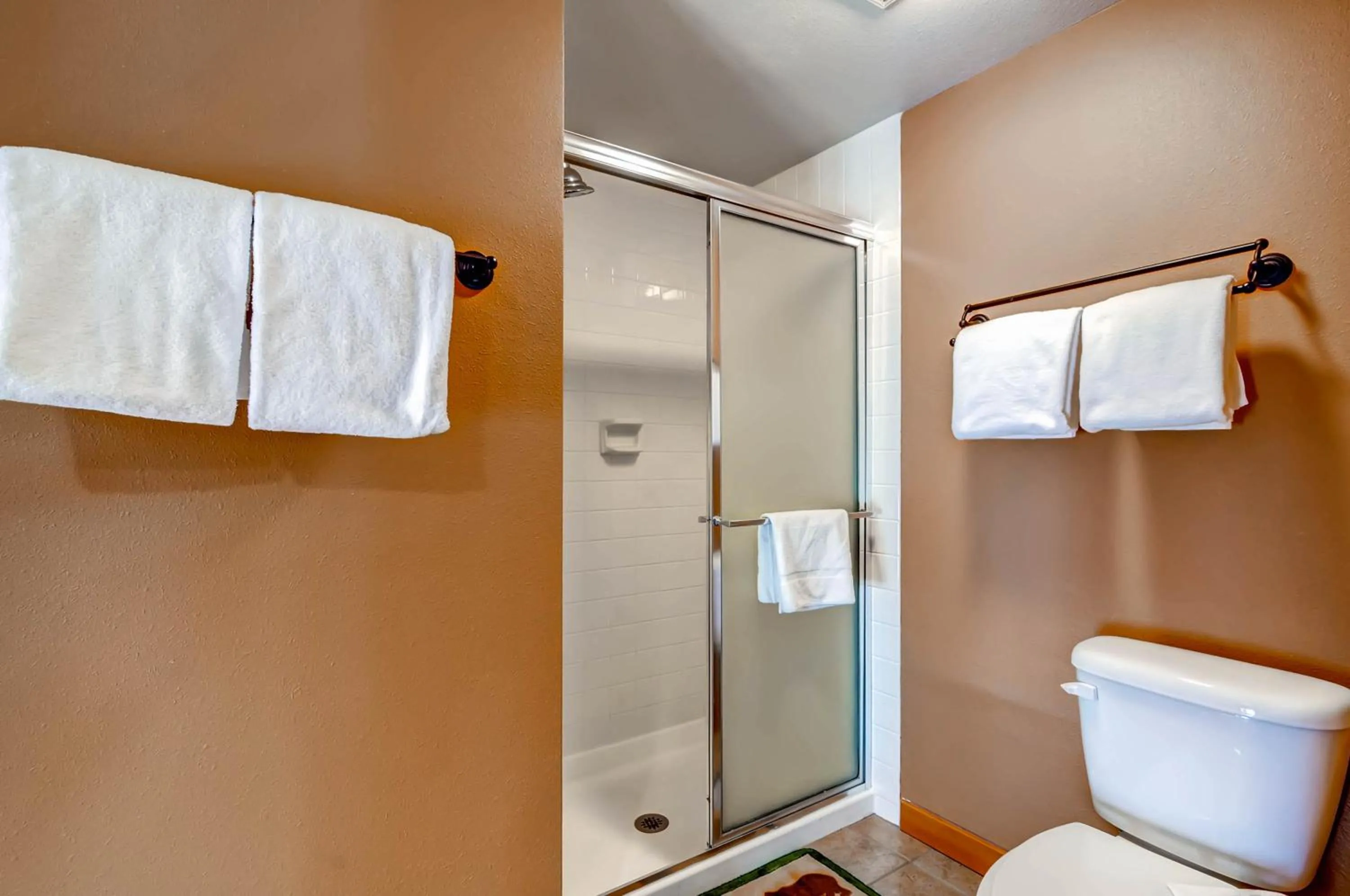 Bathroom in Lakeside Village by Keystone Resort