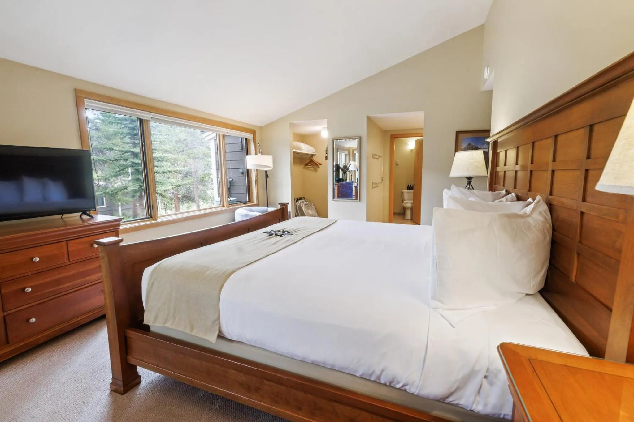 Bedroom, Bed in Evergreen Condominiums by Keystone Resort