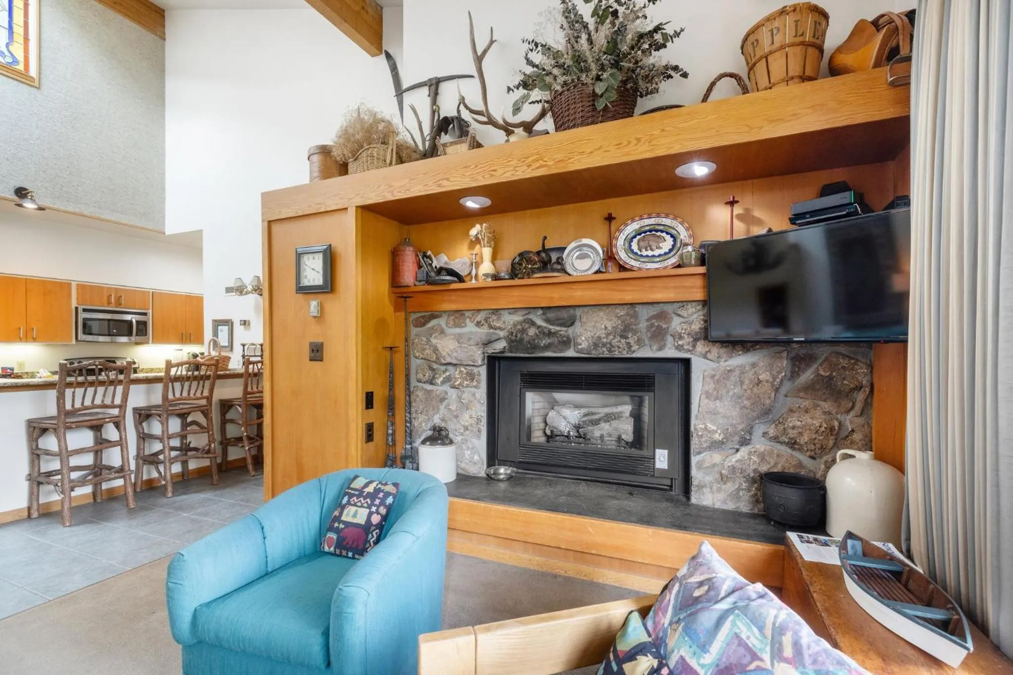 Living room in Evergreen Condominiums by Keystone Resort