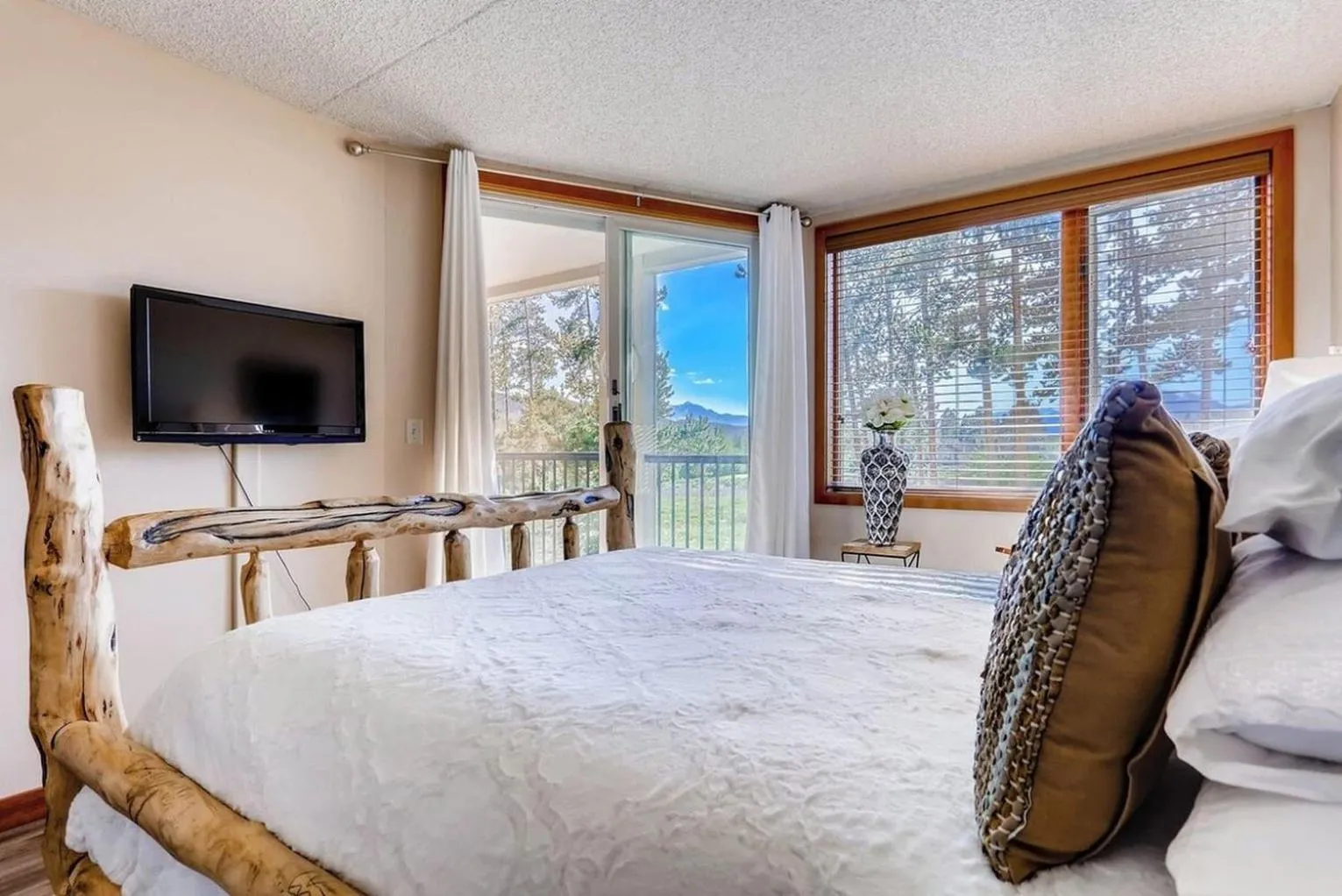 Bedroom, Bed in Evergreen Condominiums by Keystone Resort