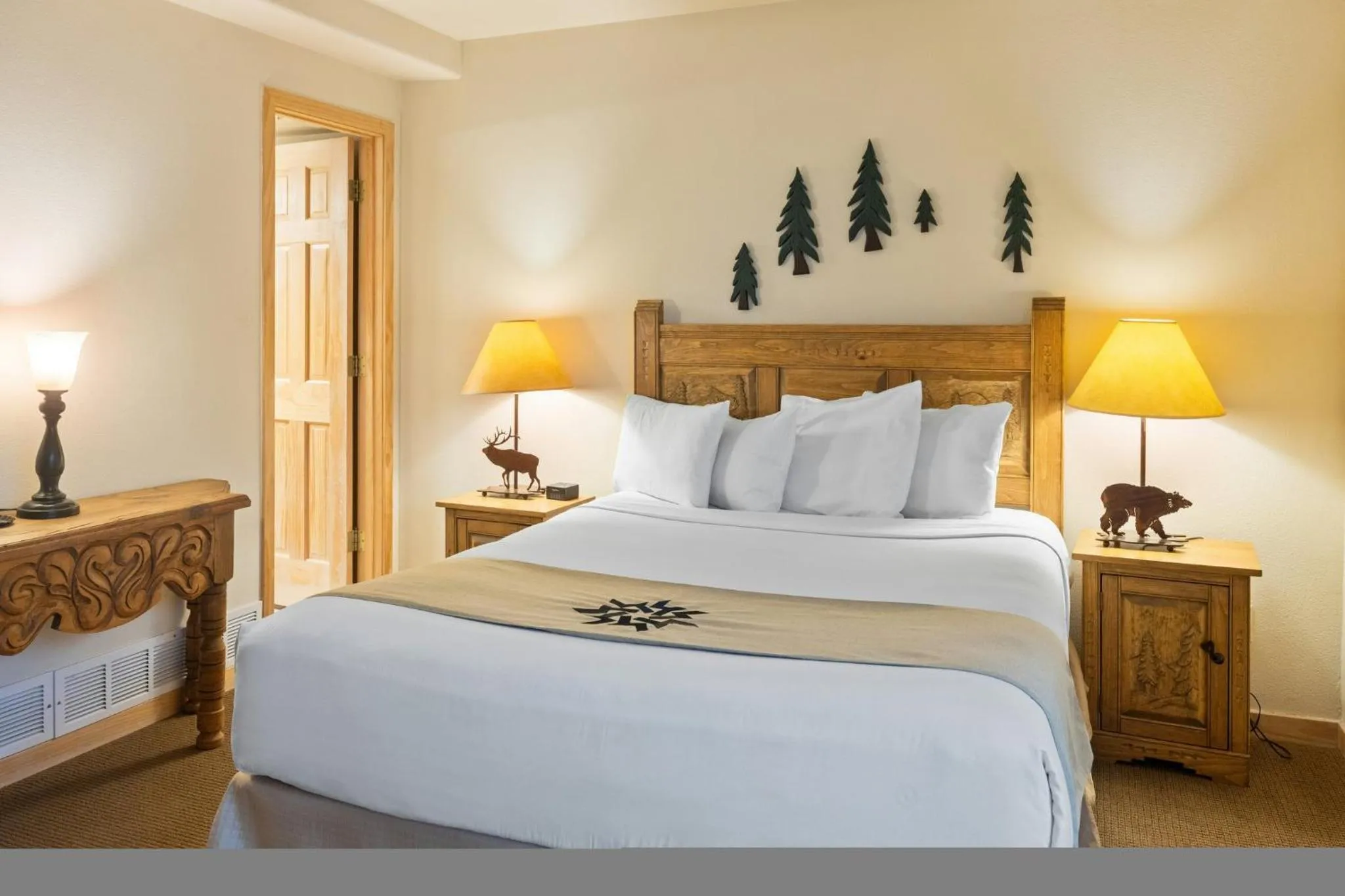 Bedroom, Bed in Forest Condominiums by Vail Resorts