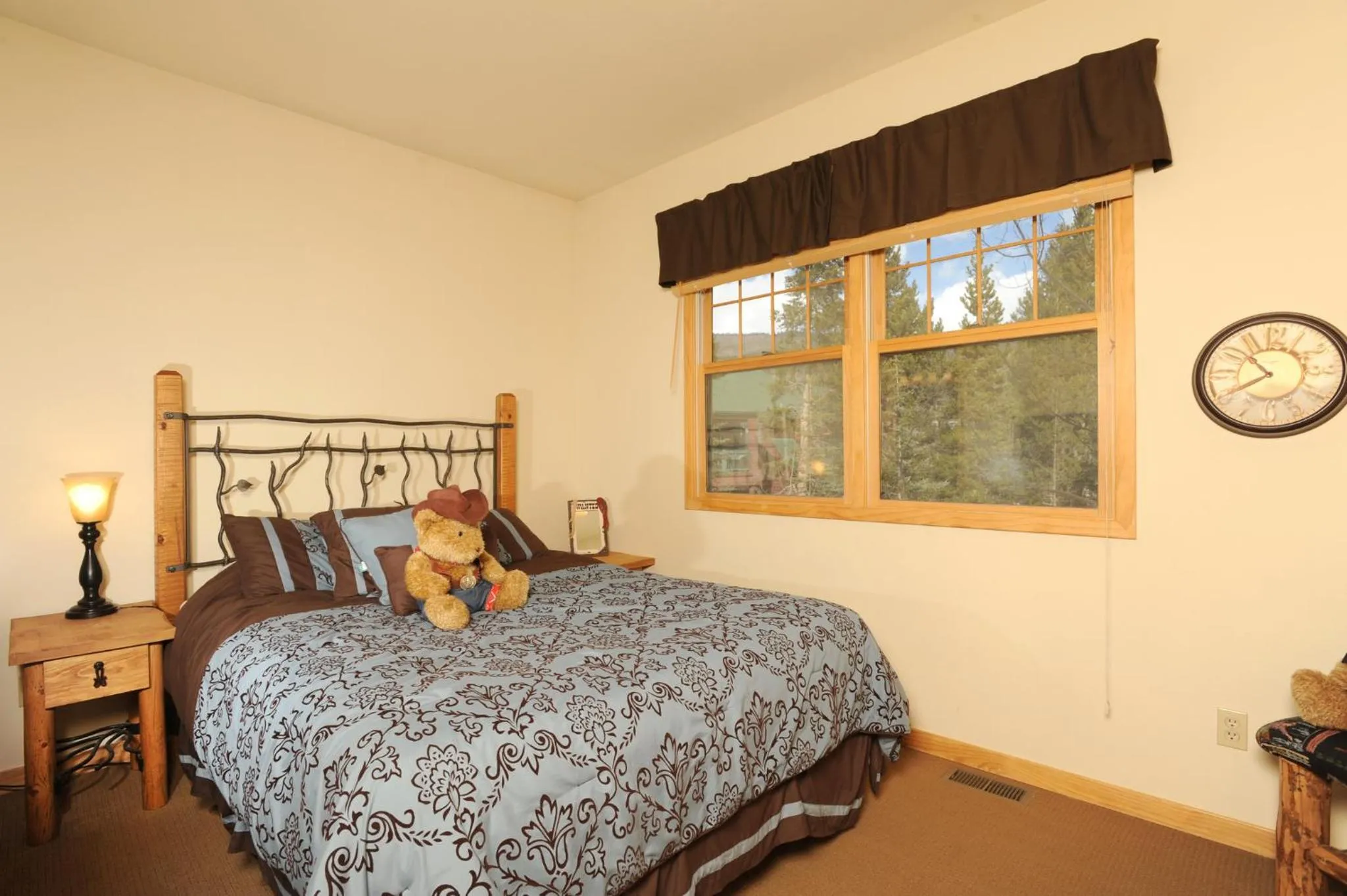 Photo of the whole room, Bed in The Forest Neighborhood by Keystone Resort