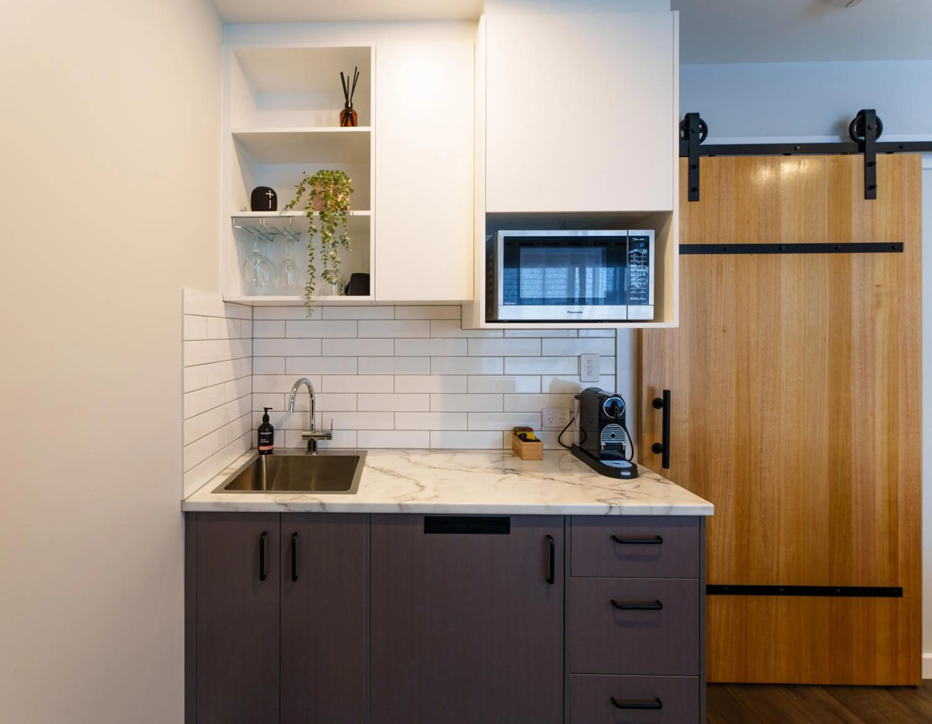 Kitchen or kitchenette in Aberdeen Lane