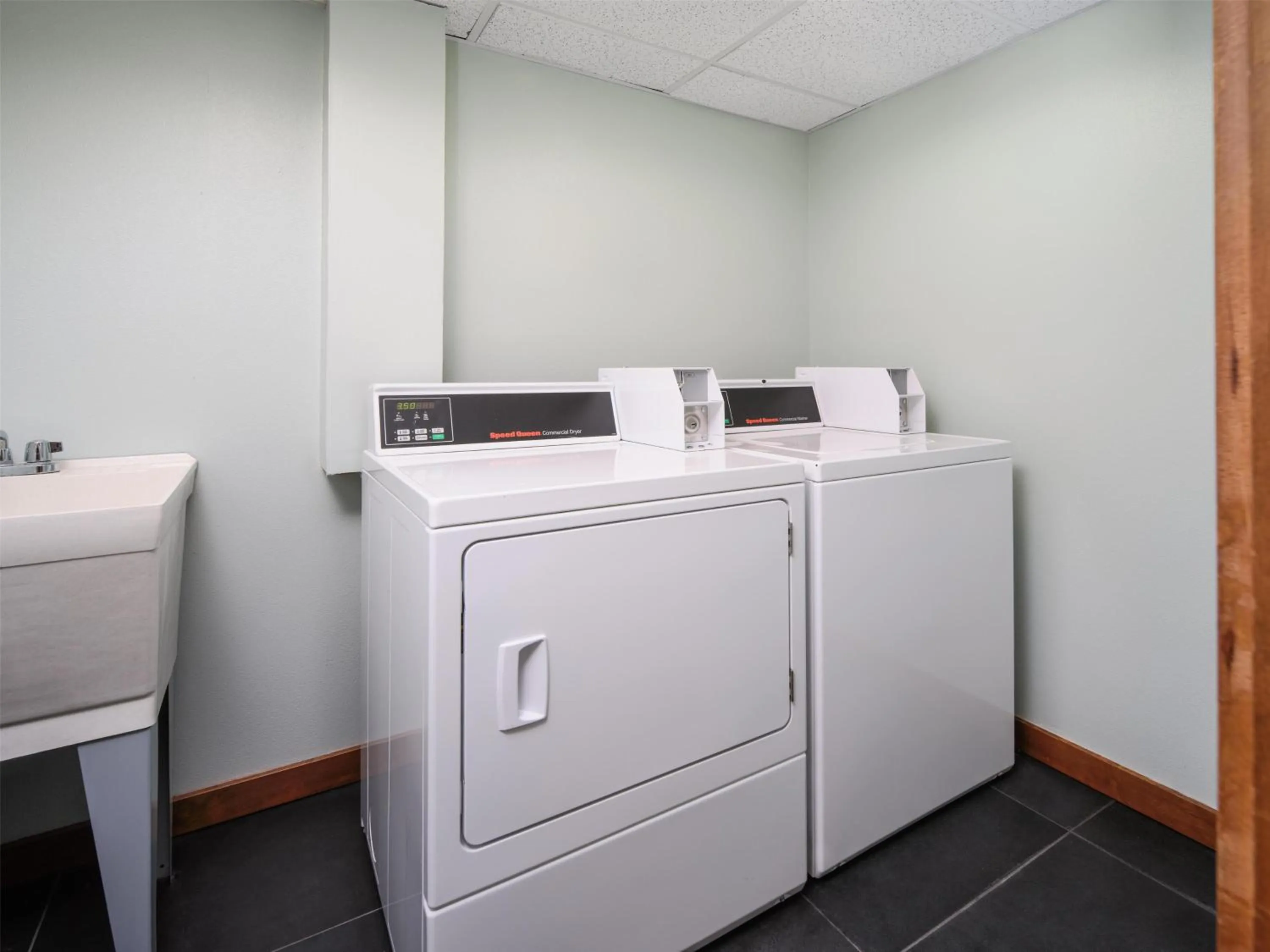 Property building in Best Western Plus Hood River Inn