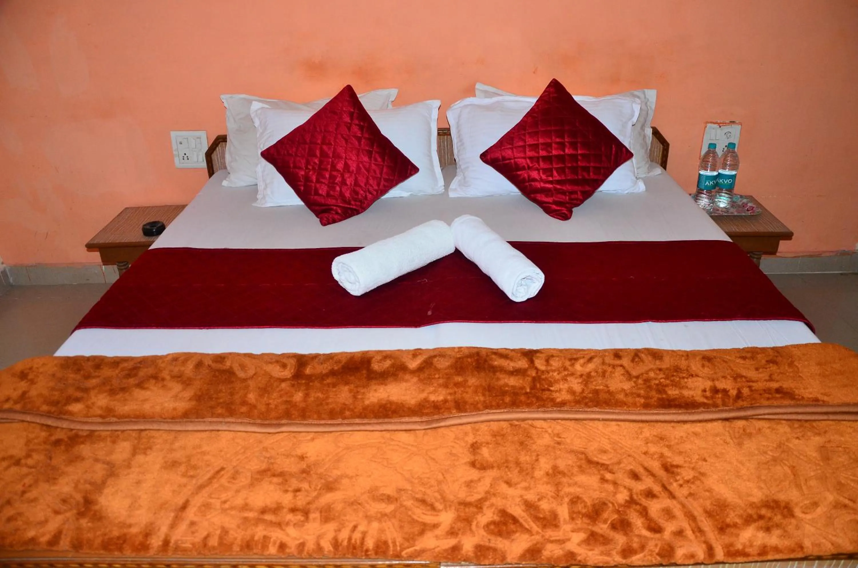 Bed in Brahma Paradise , A heritage haveli