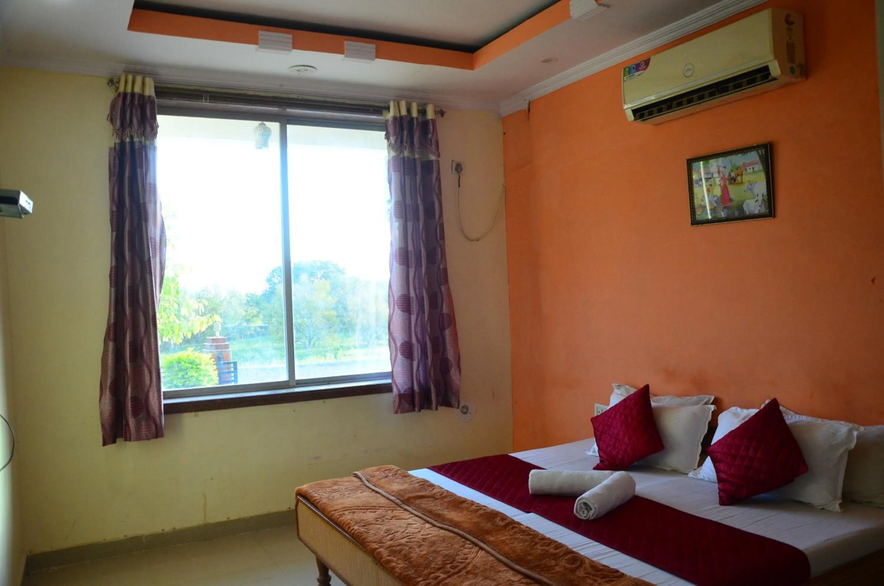Living room, Bed in Brahma Paradise , A heritage haveli
