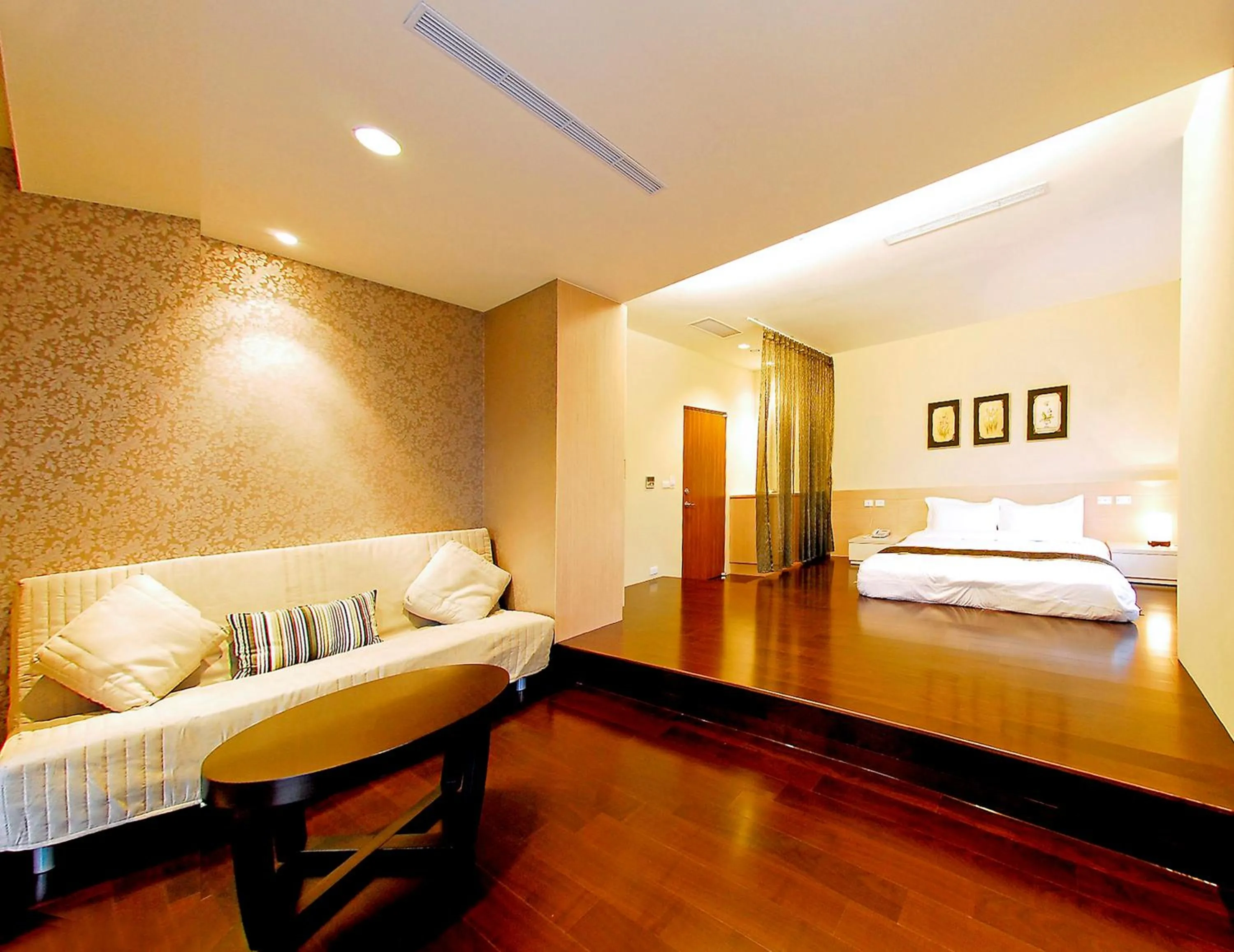 Photo of the whole room, Bed in Sun Moon Lake Karuizawa Villa