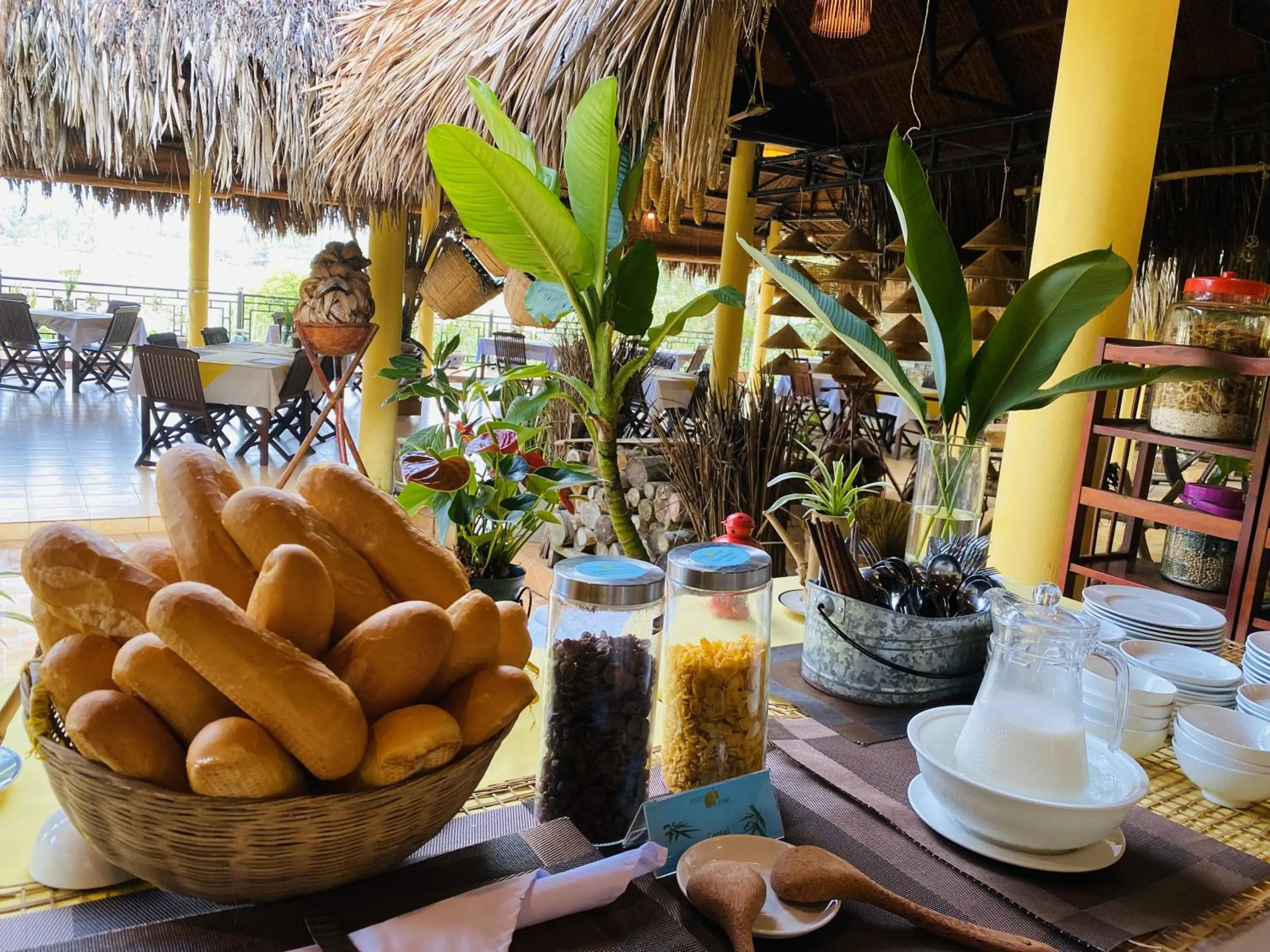 Breakfast in Mango Home Riverside Eco - Resort