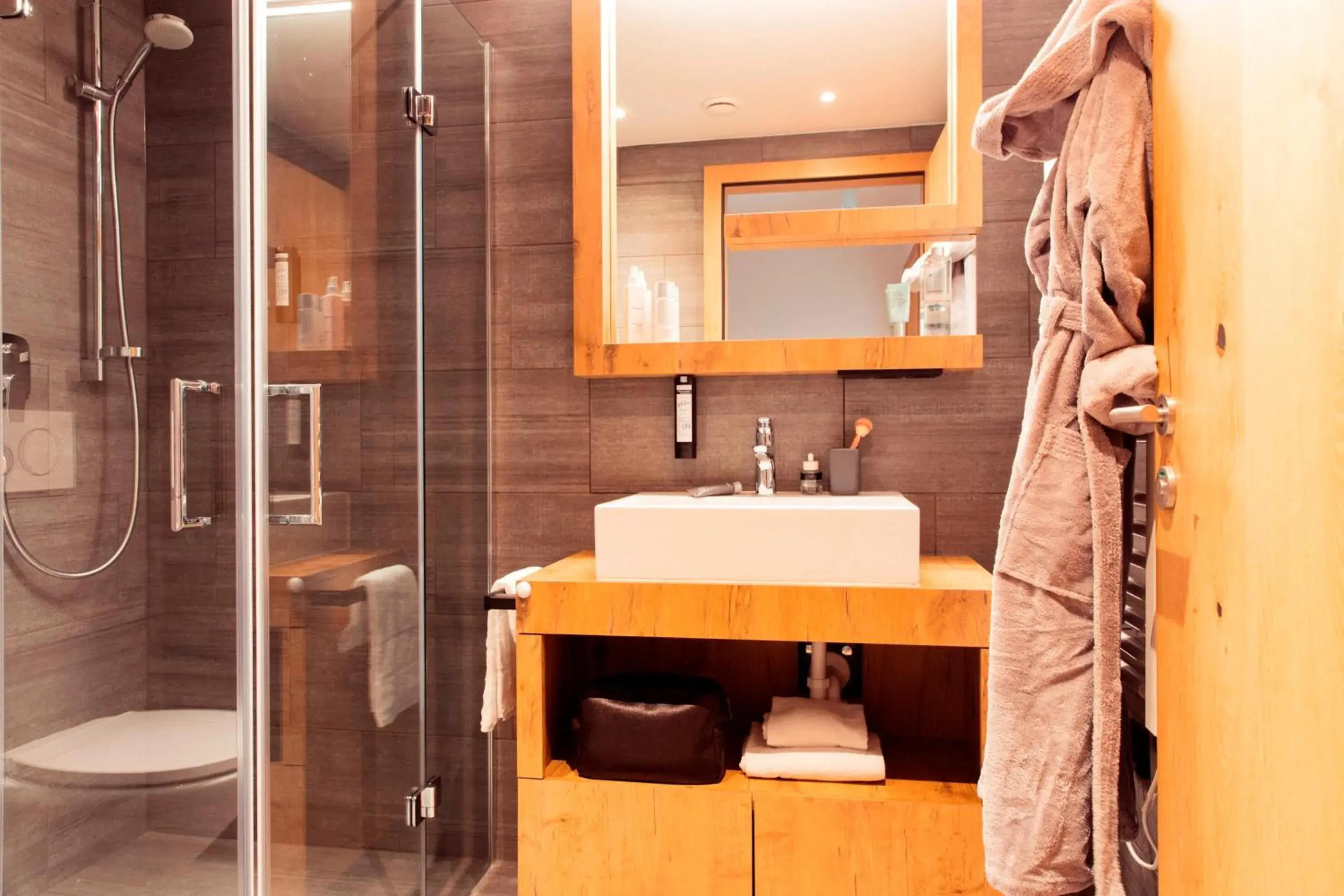 Premium Apartment (1 Bedroom) with Balcony and Terrace in All-Suite Resort Fieberbrunn inklusive Gästekarte & Aubad-Eintritt Premium Apartment (1 Bedroom) with Balcony and Terrace in All-Suite Resort Fieberbrunn inklusive Gästekarte & Aubad-Eintritt