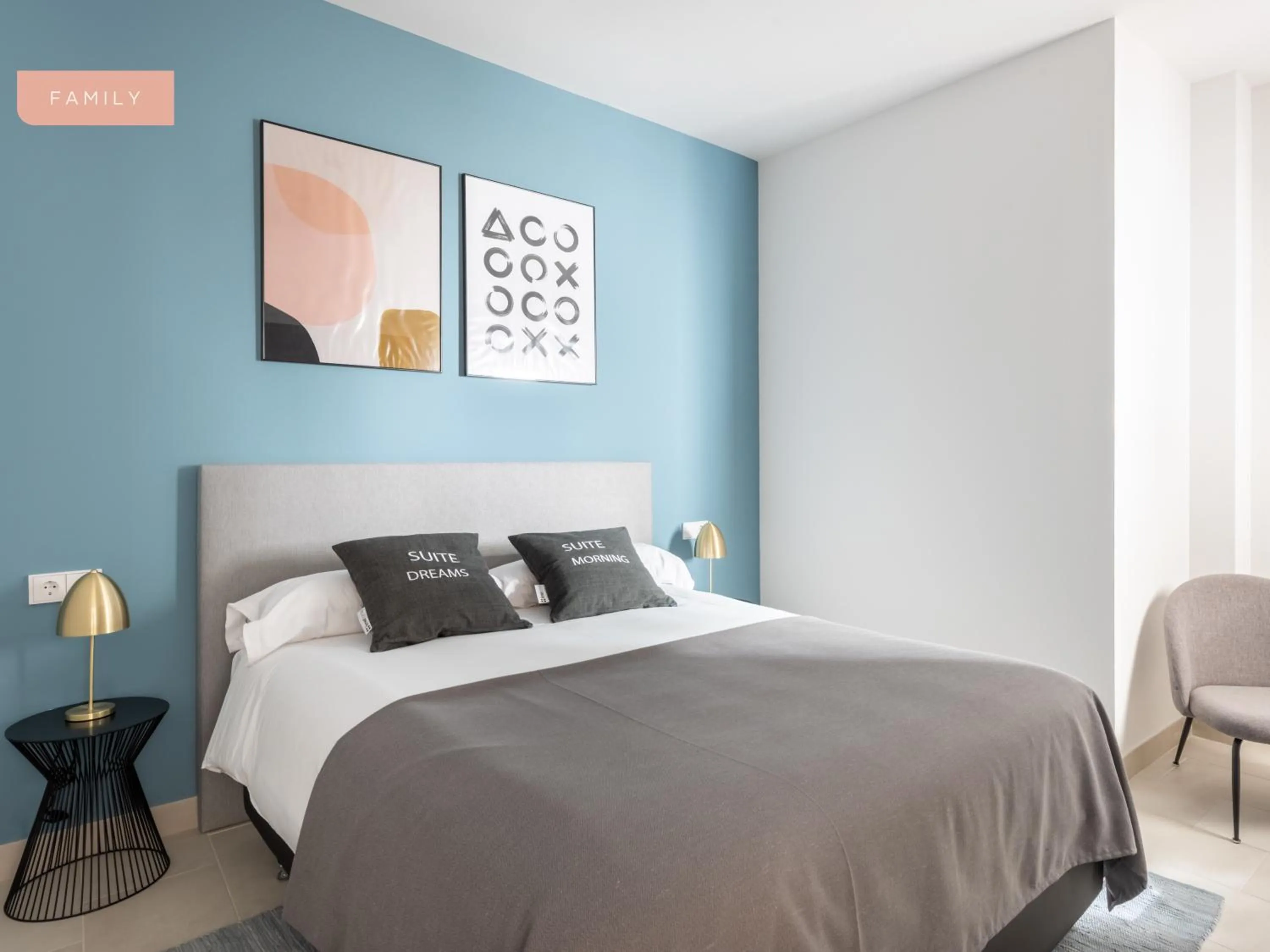 Bed in Limehome Sevilla Calle Torcuato Luca de Tena - Digital Access