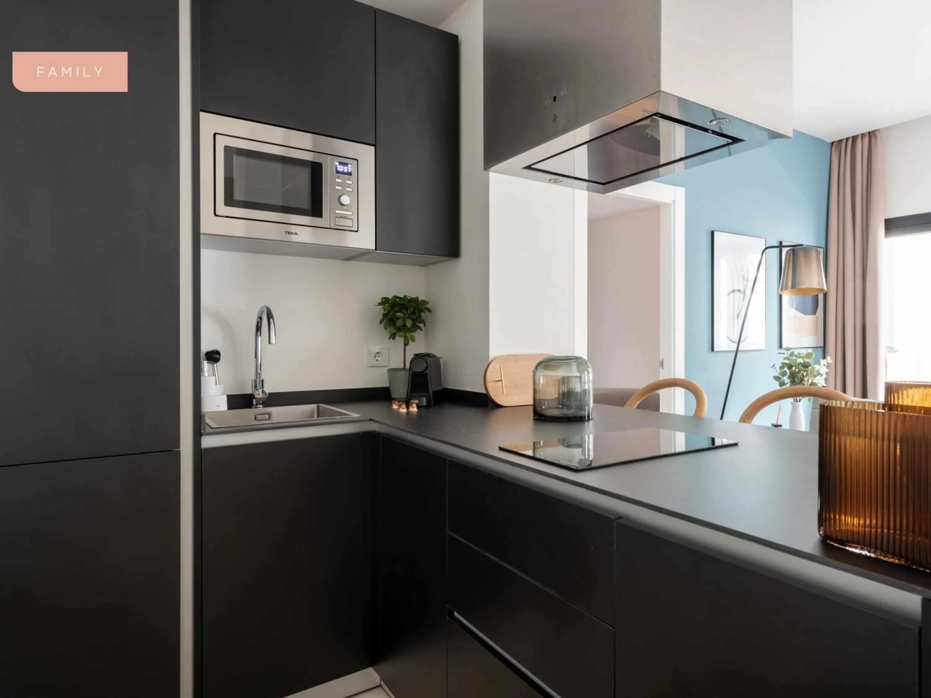 Kitchen or kitchenette in Limehome Sevilla Calle Torcuato Luca de Tena - Digital Access