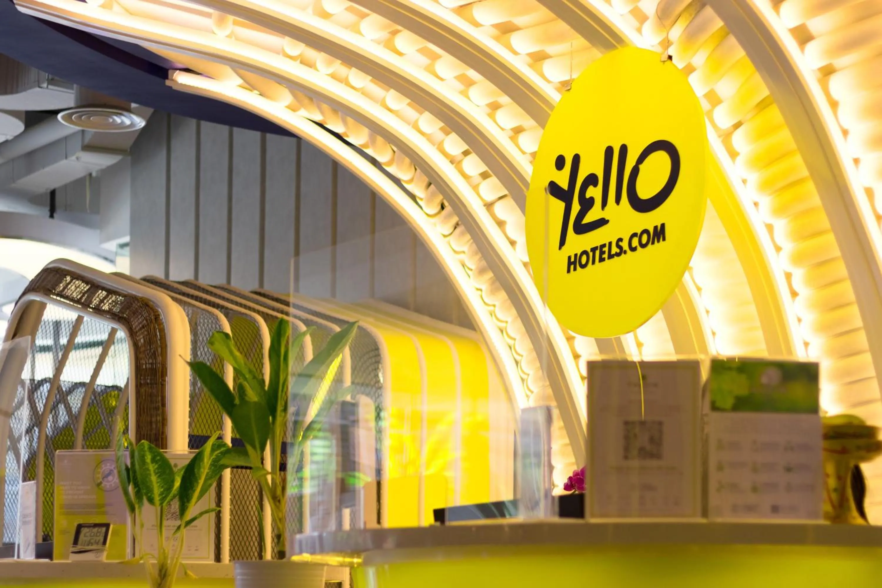 Lobby or reception in YELLO Hotel Kuta Beachwalk Bali