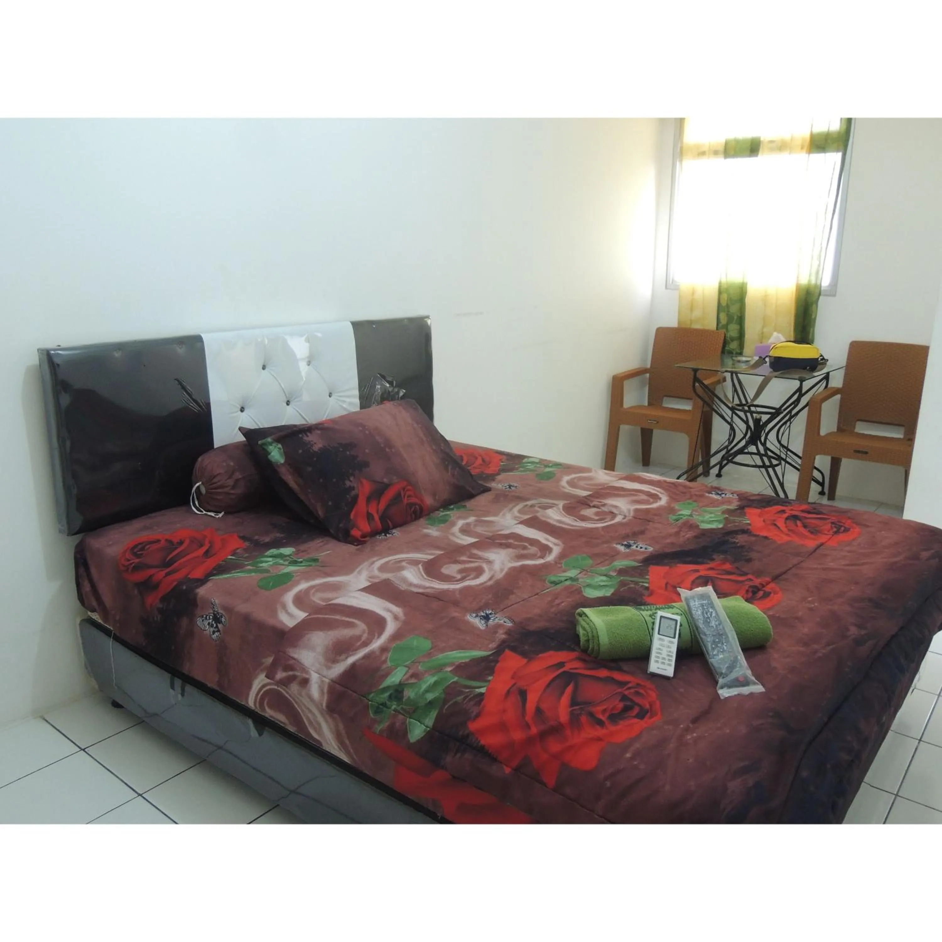 Bedroom, Bed in Reva Room on Gunung Putri Square Apartment