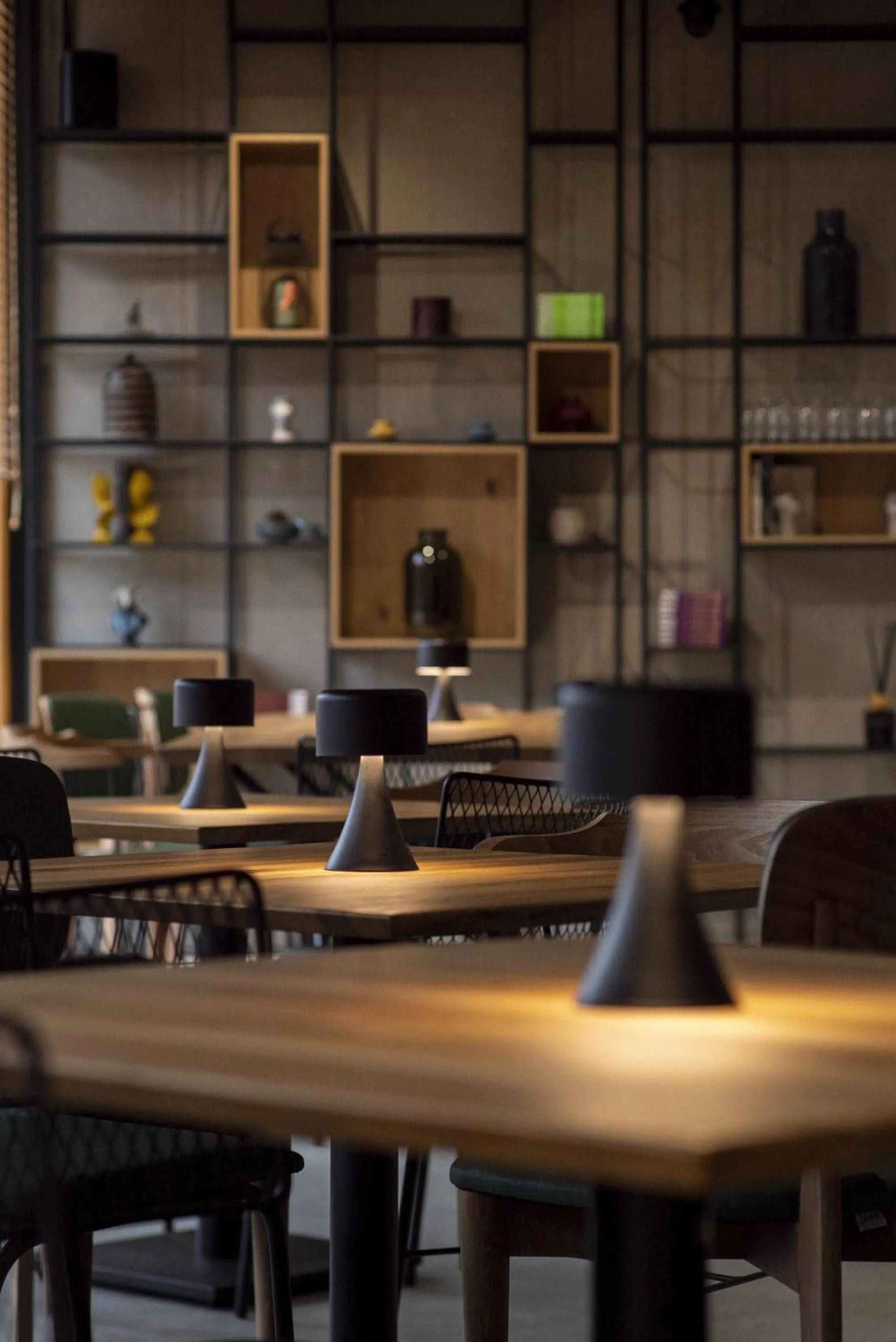 Restaurant/places to eat in Hotel COTA1110