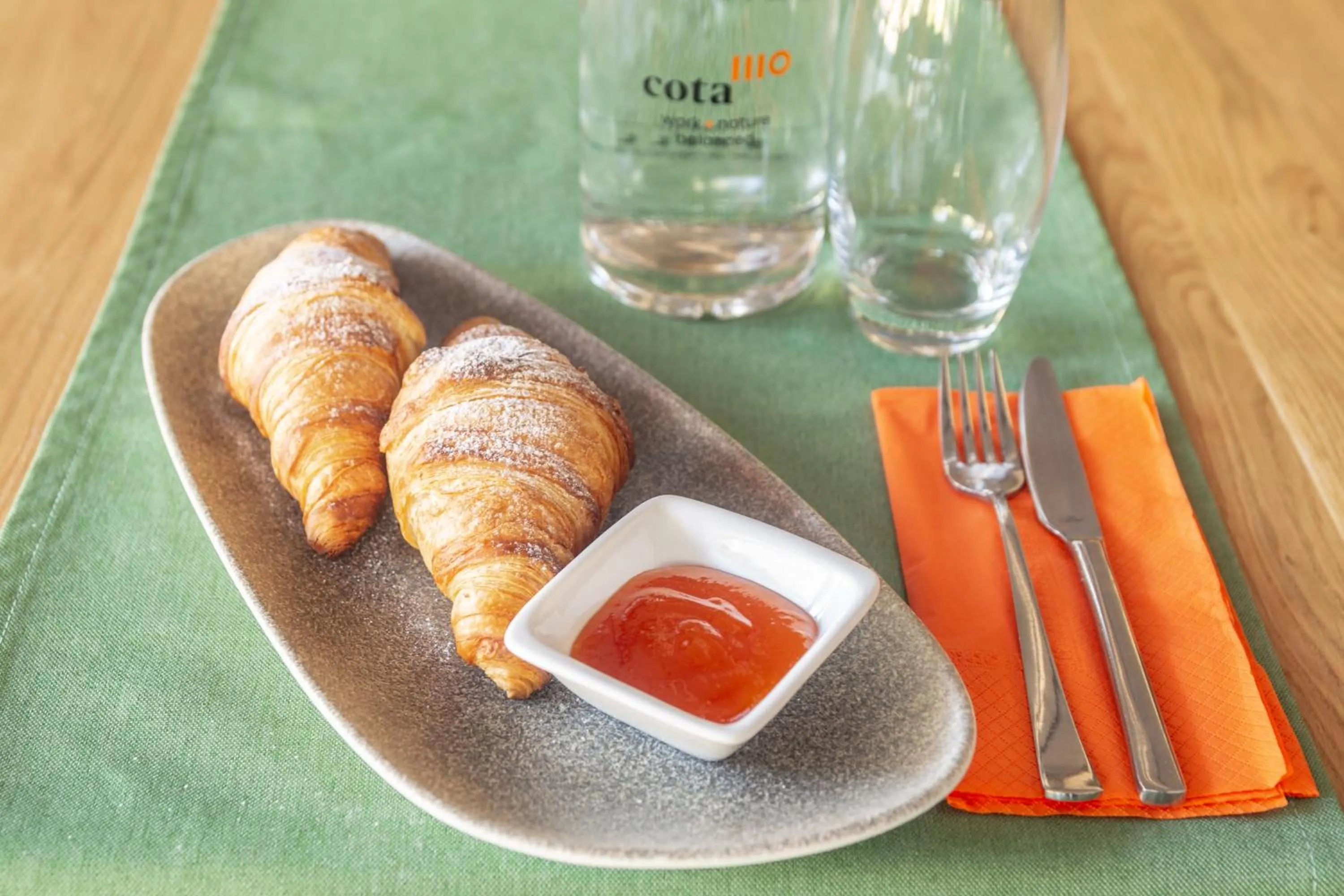 Breakfast in Hotel COTA1110