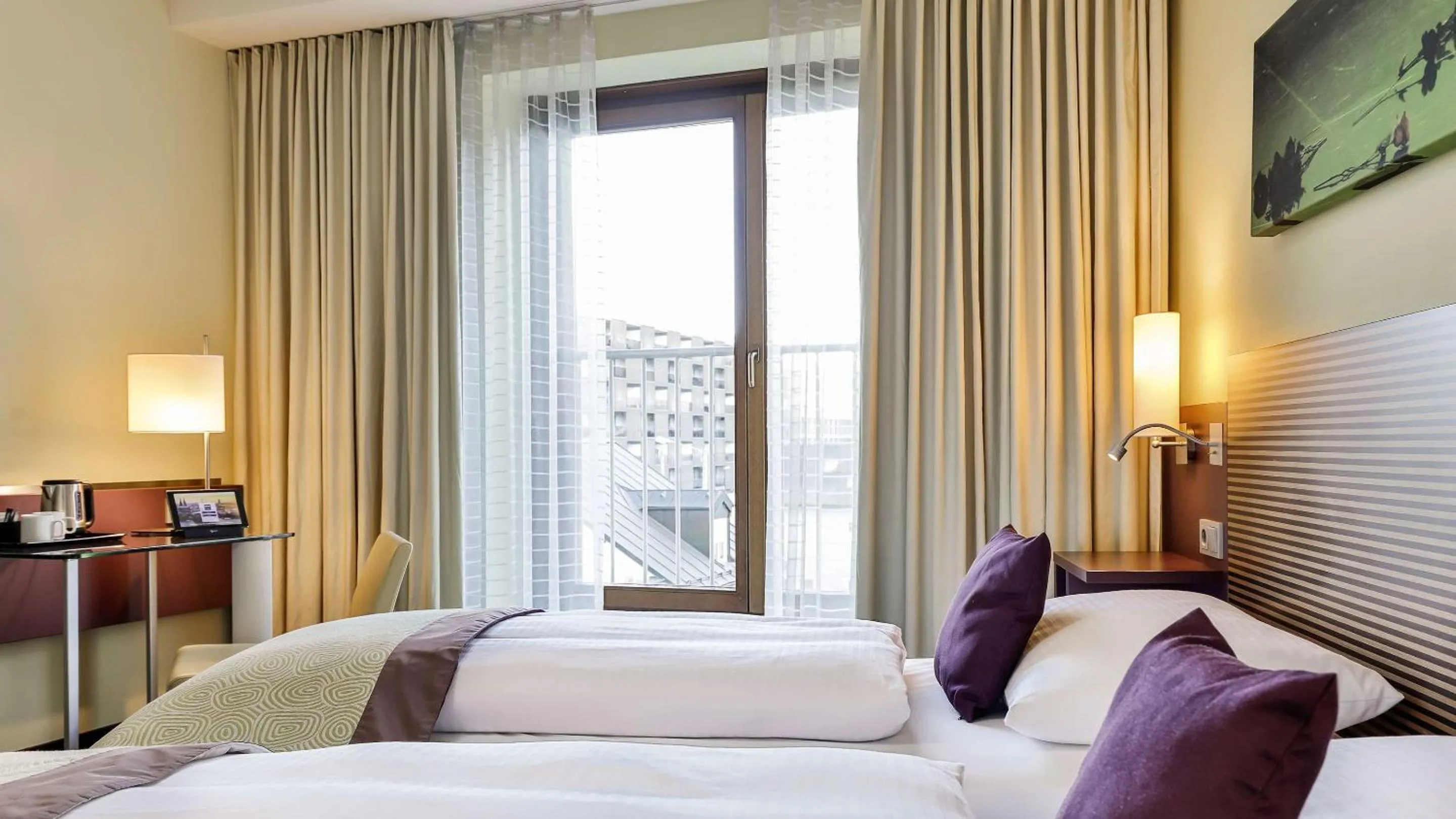 Bedroom, Bed in Dorint City-Hotel Salzburg