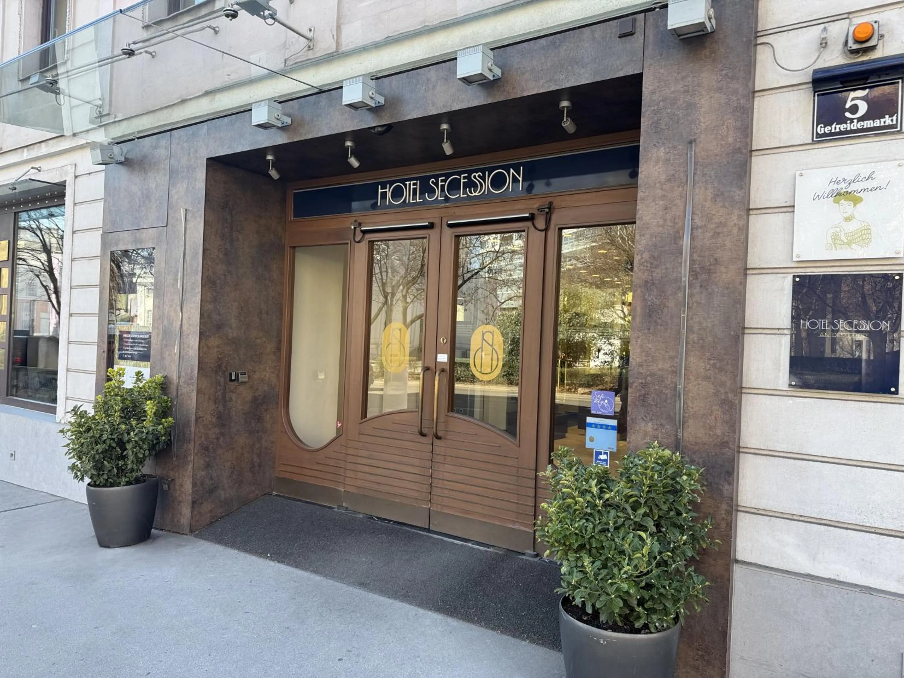 Facade/entrance in Hotel Secession an der Oper