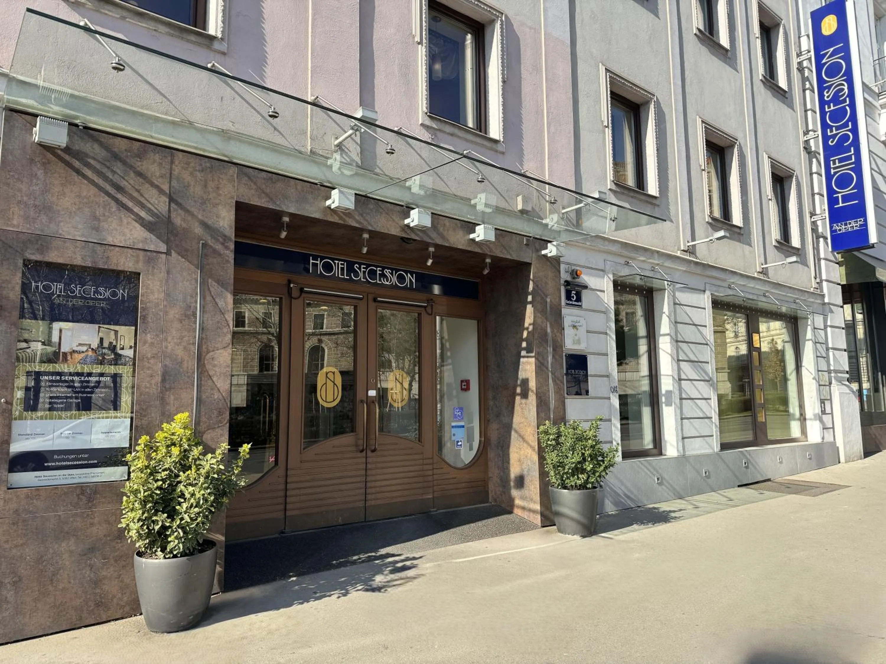 Facade/entrance in Hotel Secession an der Oper