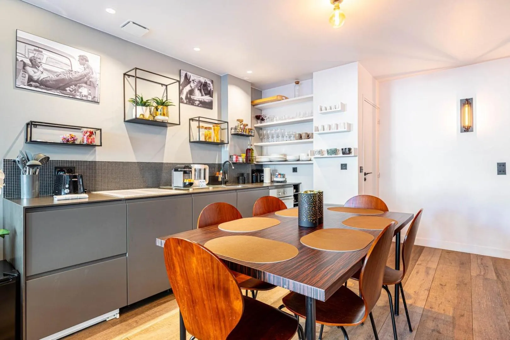 Coffee/tea facilities in Modern Family Apartment Next To The Eiffel Tower