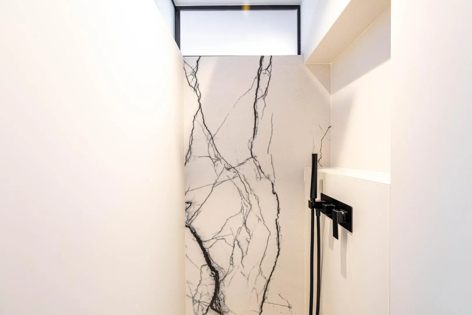 Shower in Modern Family Apartment Next To The Eiffel Tower