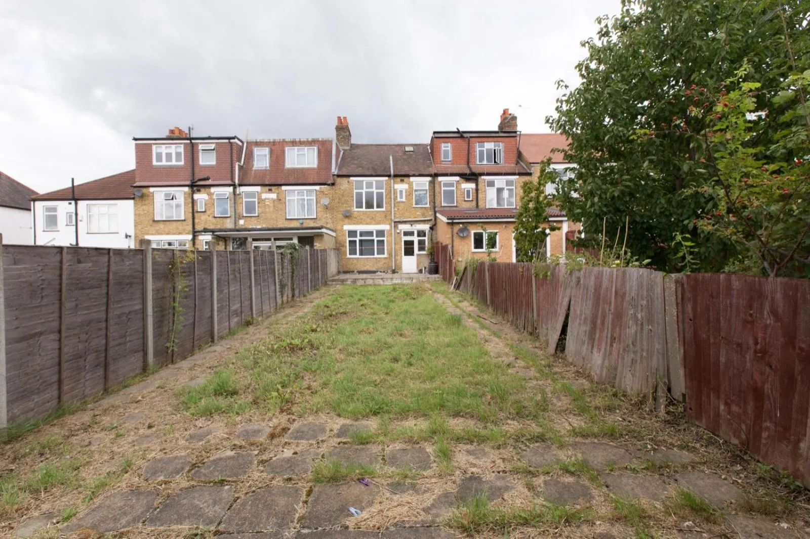 Garden in Tooting Bec Rooms by PrimeCityHosts