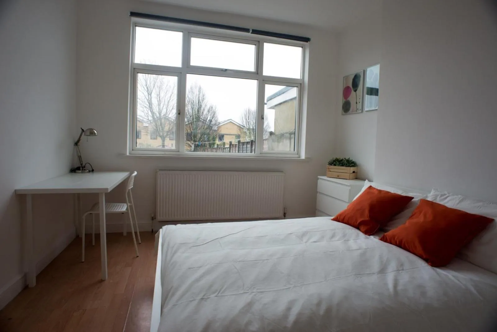 Kitchen or kitchenette, Bed in Tooting Bec Rooms by PrimeCityHosts