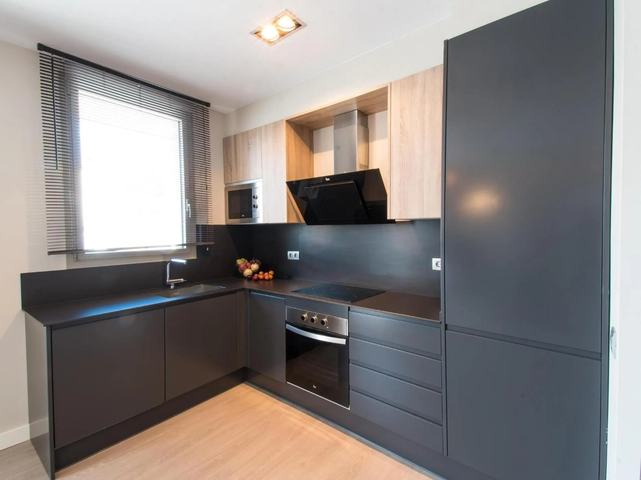 Sitges Spaces Seaside Beach Flat- 4 Bedroom, 2 Bathroom, Terrace, Near Beach