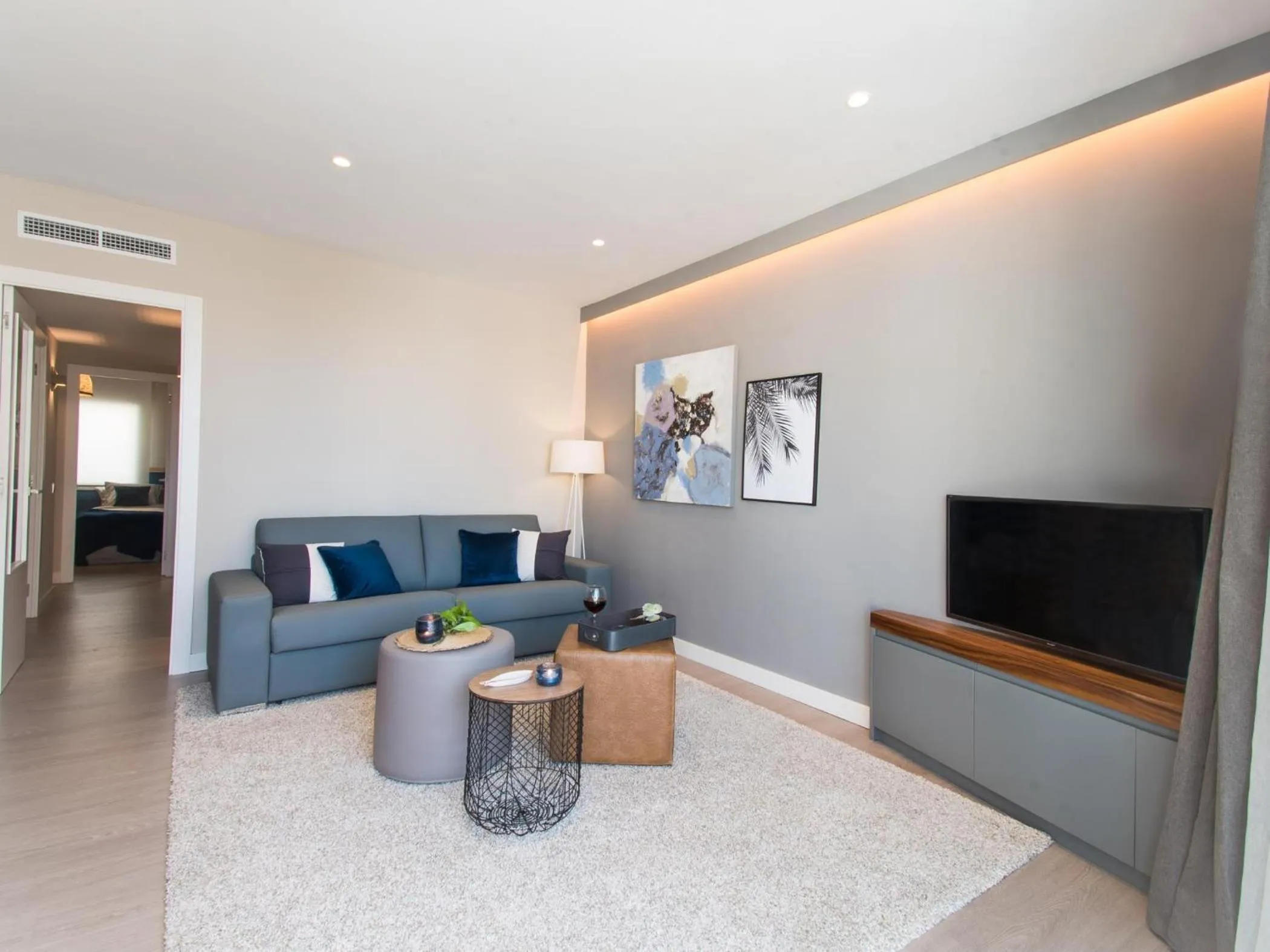 Sitges Spaces Seaside Beach Flat- 4 Bedroom, 2 Bathroom, Terrace, Near Beach